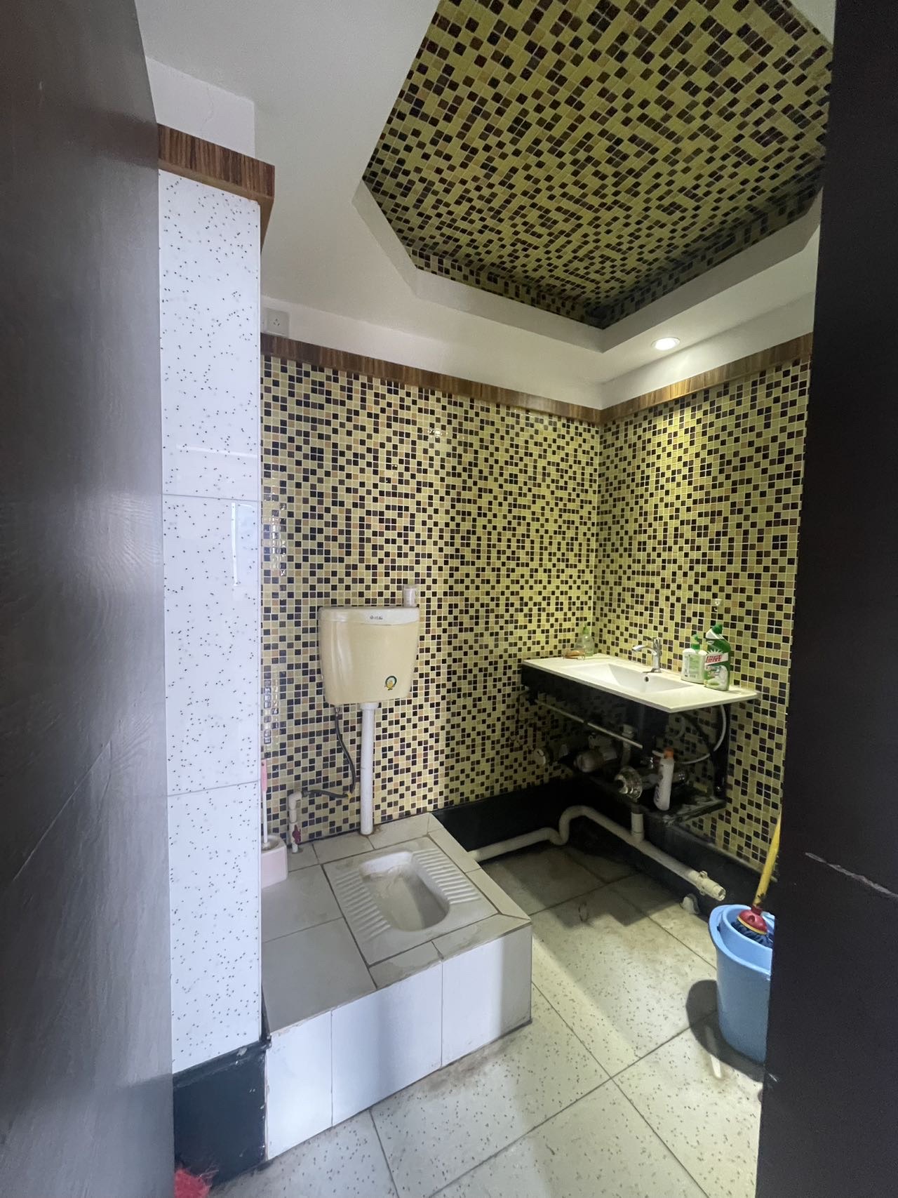 金茂大厦 1室2厅1卫 53.8万 金茂大厦 1室2厅1卫 53.8万客厅