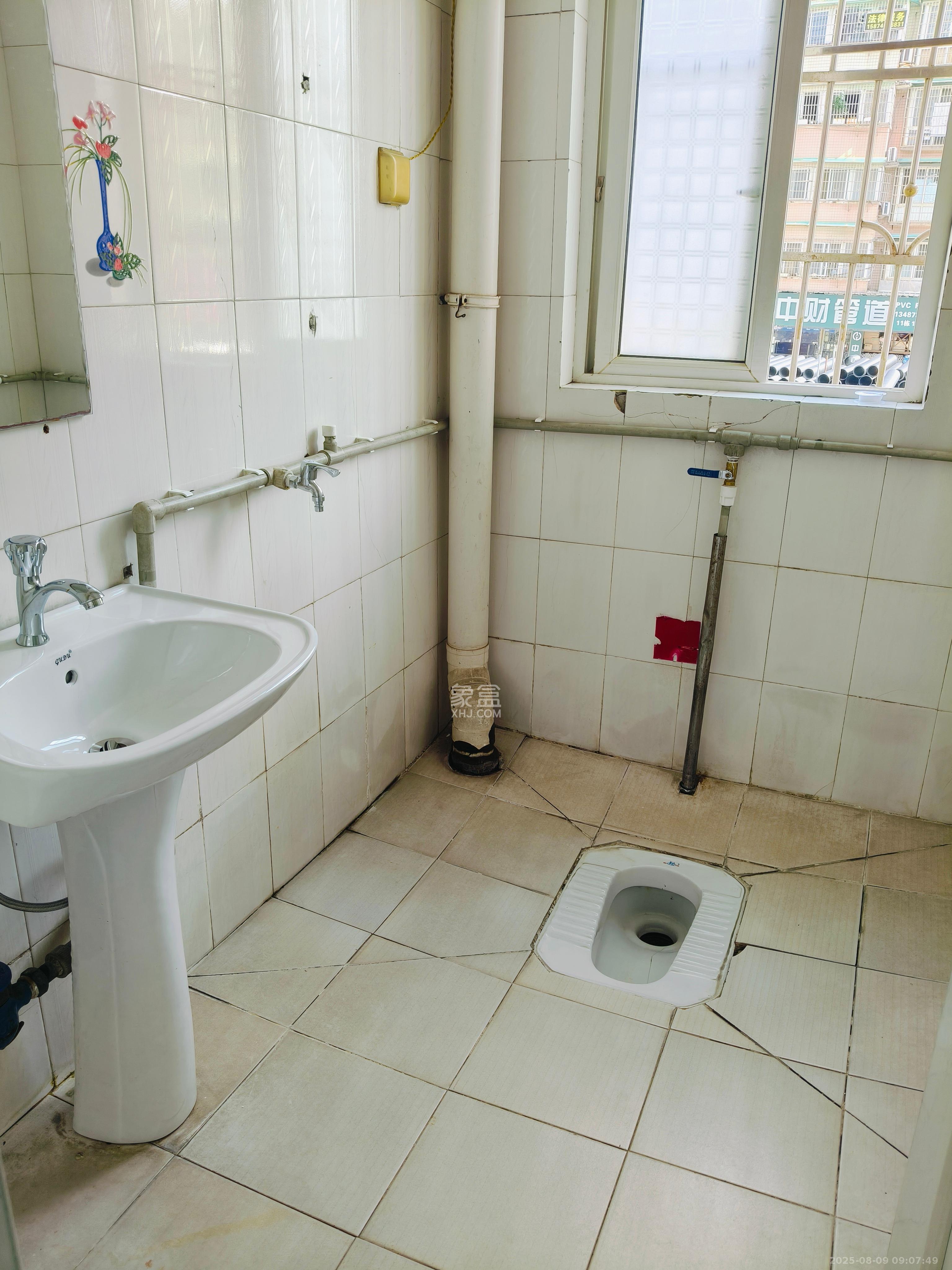 高桥社区高福星小区 2室1厅1卫 1800.0元/月 高桥社区高福星小区 2室1厅1卫 1800.0元/月室内图