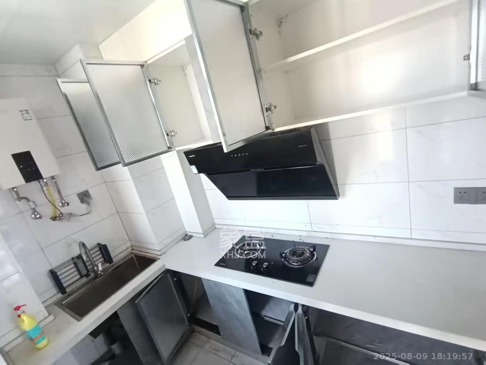 嘉荣苑 3室2厅1卫 2700.0元/月 嘉荣苑 3室2厅1卫 2700.0元/月室内图