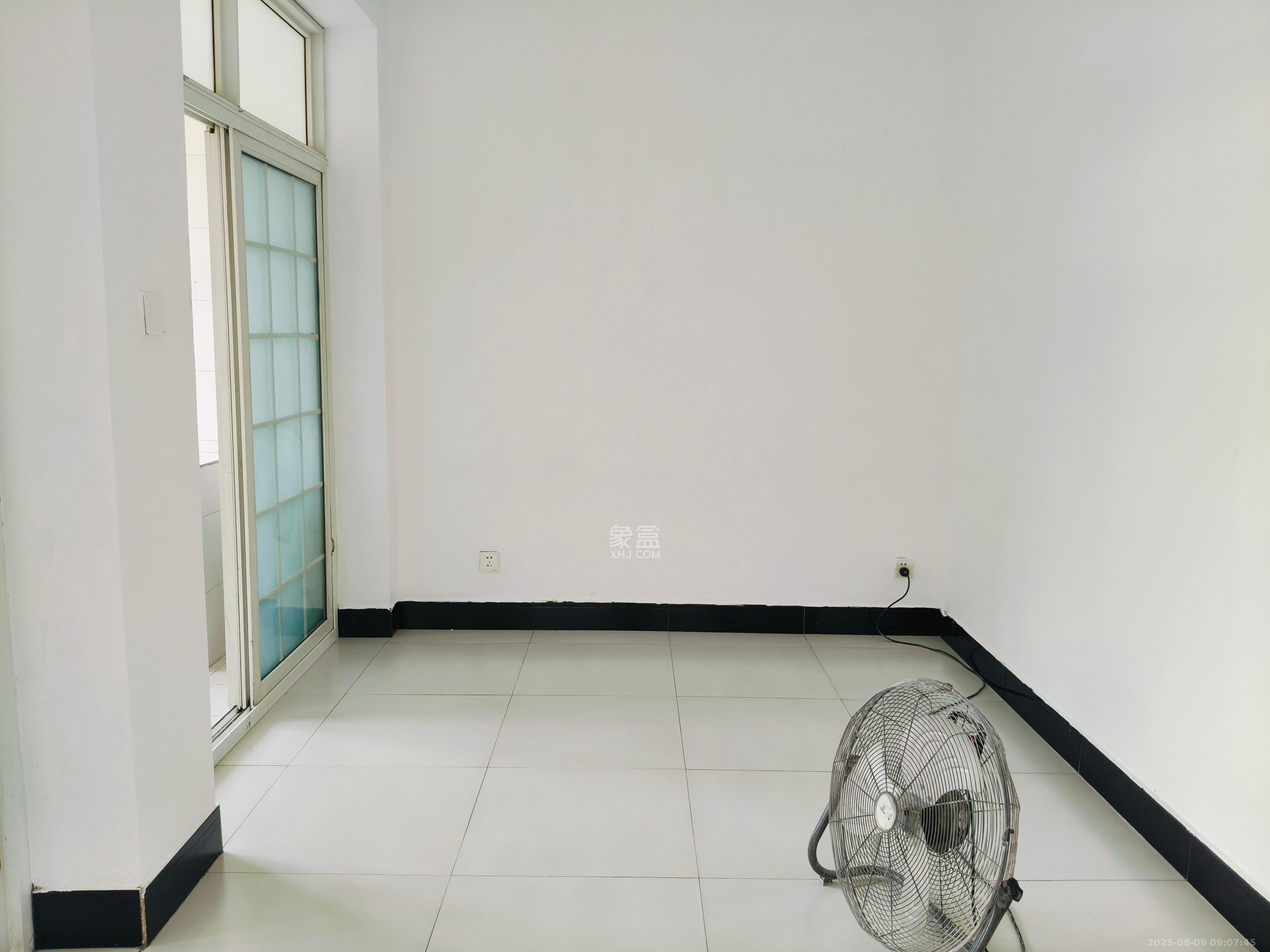 高桥社区高福星小区 2室1厅1卫 1800.0元/月 高桥社区高福星小区 2室1厅1卫 1800.0元/月室内图