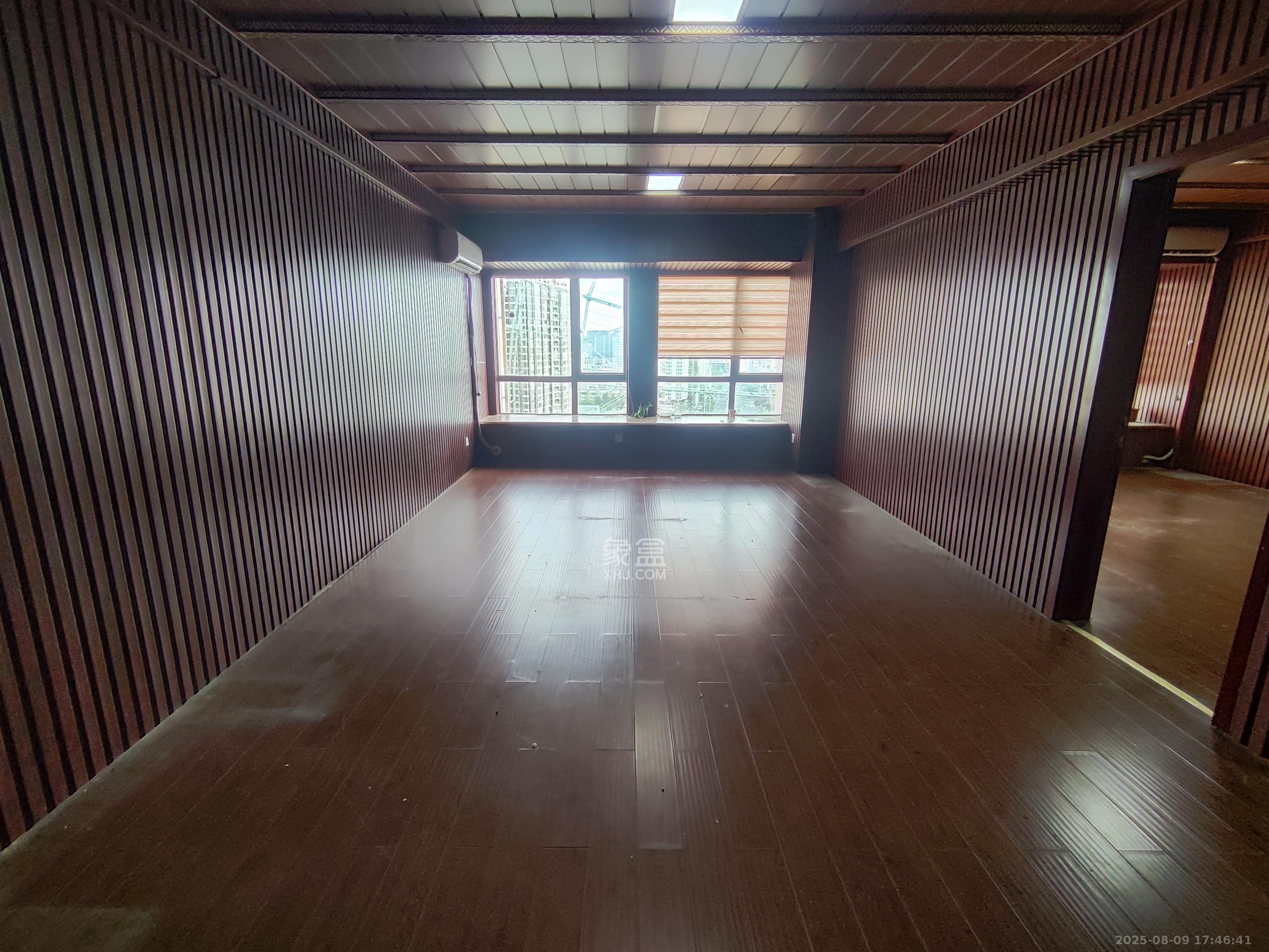 摩天一号 2室2厅1卫 3300.0元/月 摩天一号 2室2厅1卫 3300.0元/月室内图