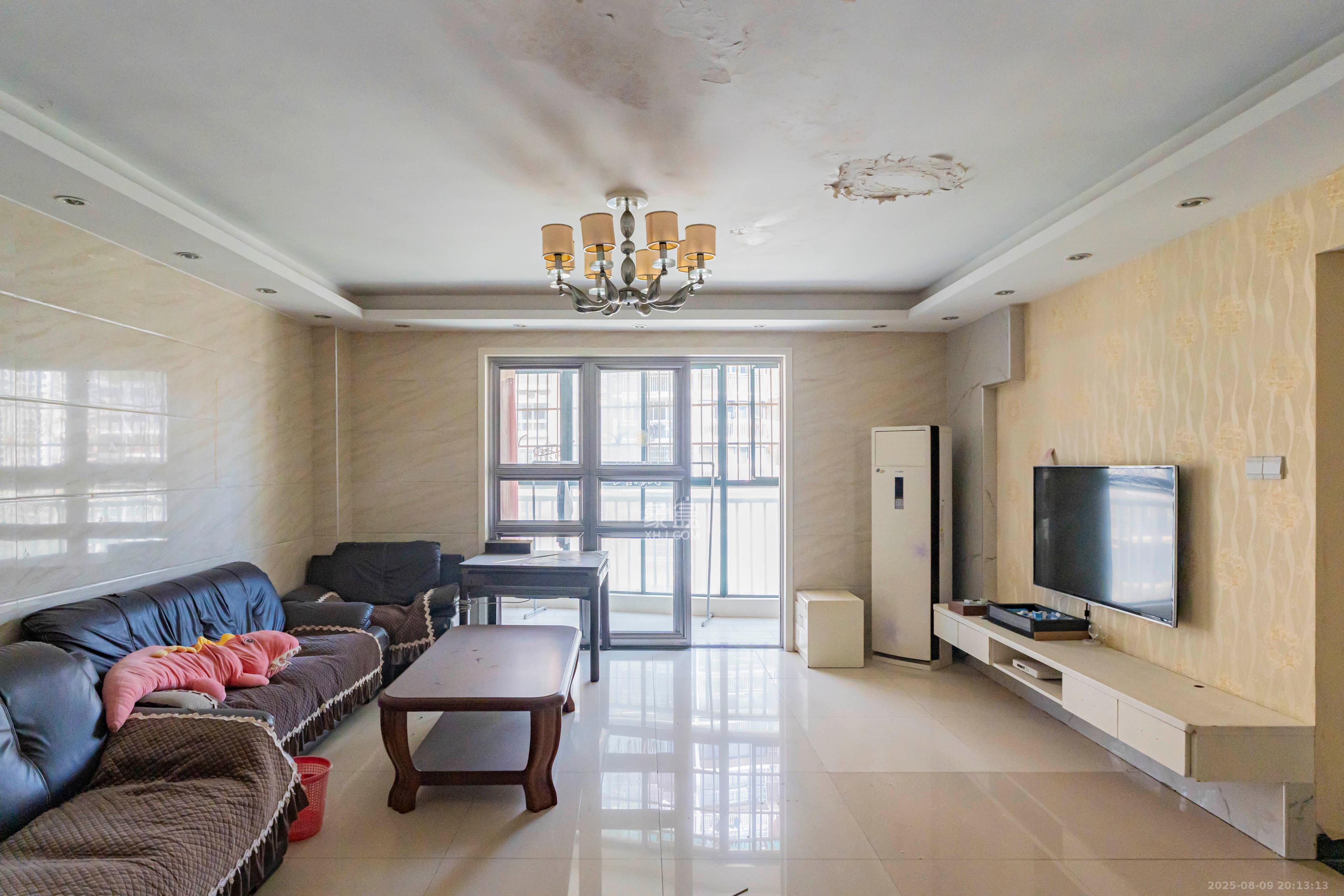 佳阳悦景馨都  4室2厅2卫    100.0万