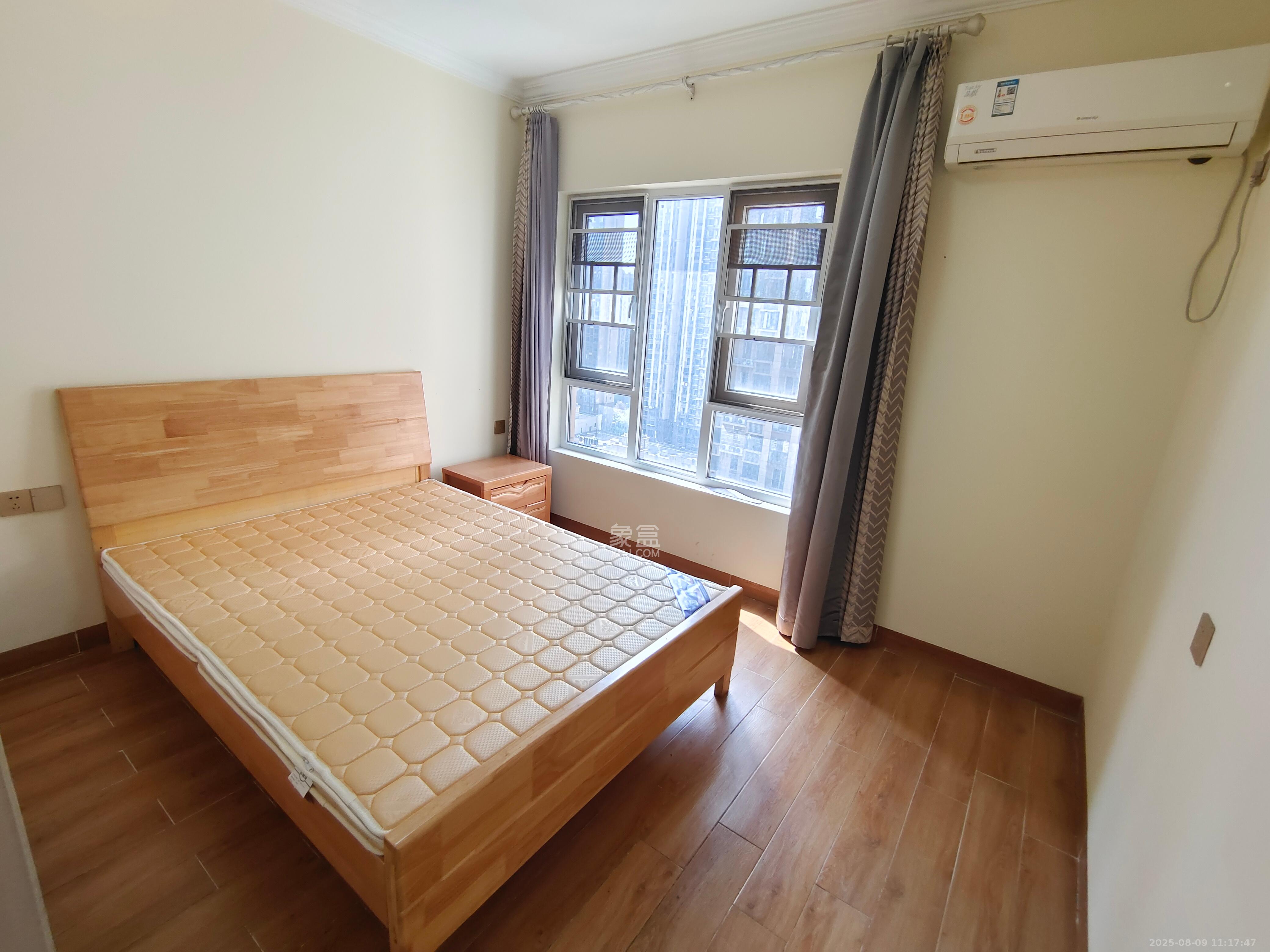 荣盛花语城 3室2厅1卫 1600.0元/月 荣盛花语城 3室2厅1卫 1600.0元/月室内图