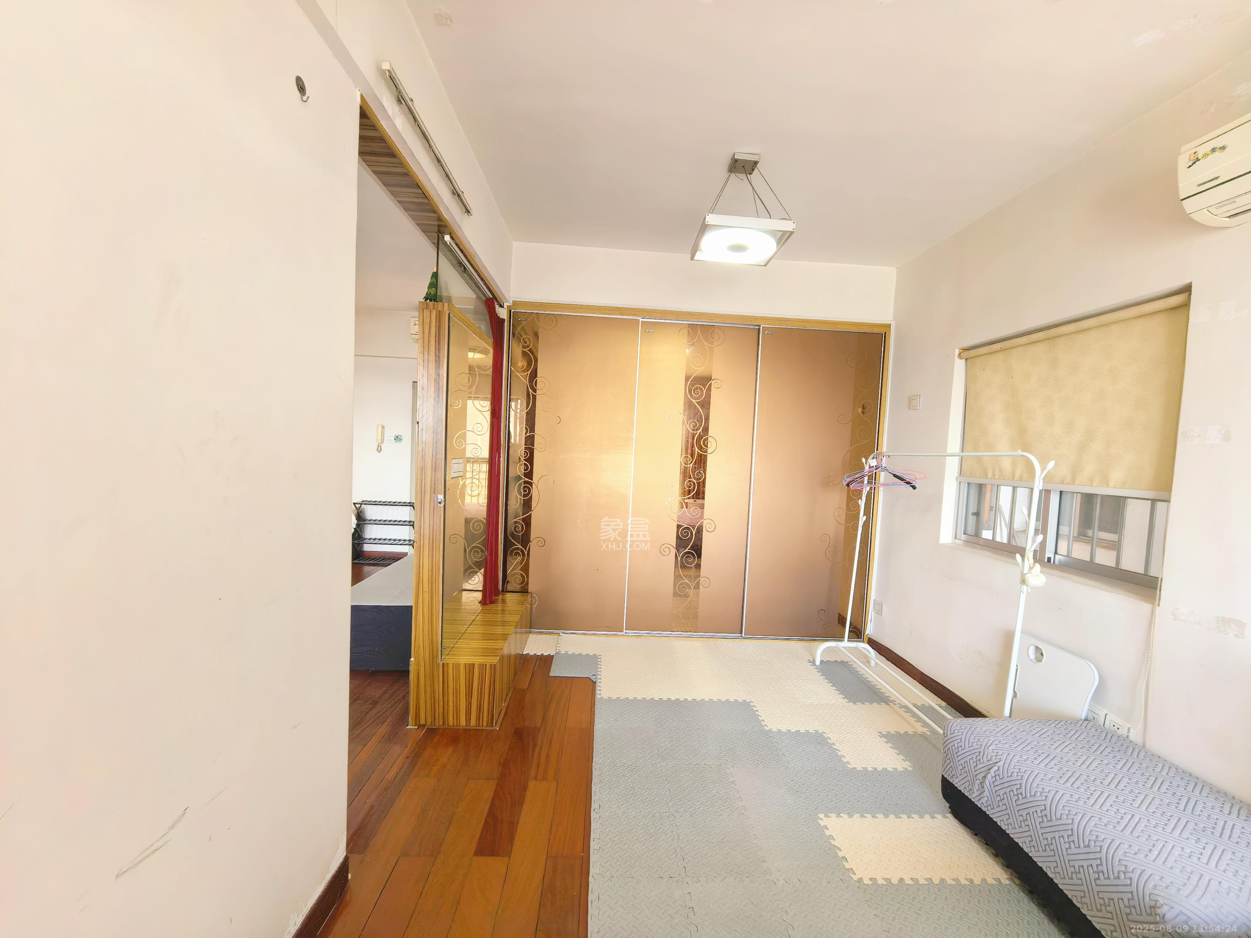 华菱新城地标  1室2厅1卫    1800.0元/月室内图