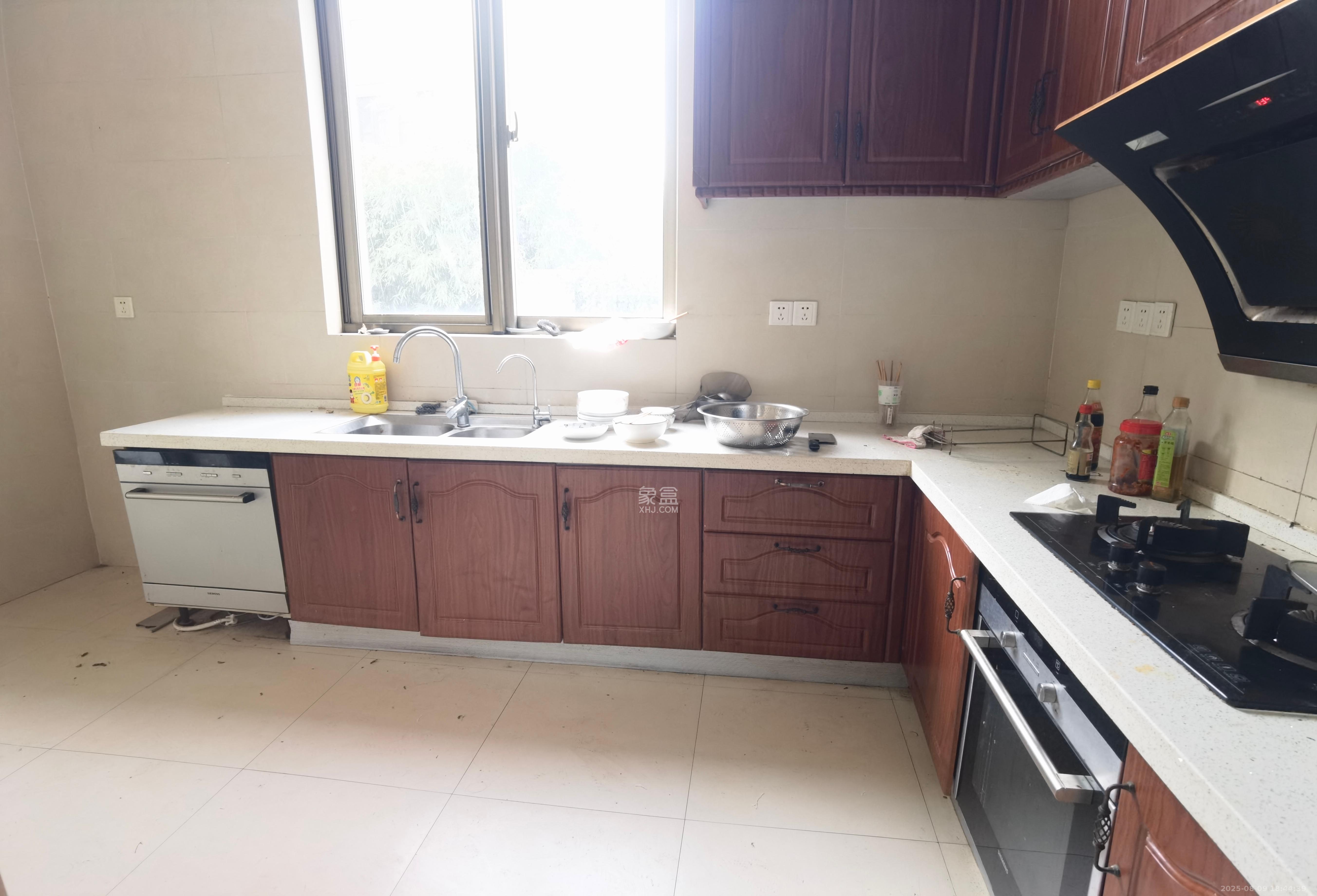 碧桂园威尼斯城  6室2厅2卫    9800.0元/月 碧桂园威尼斯城  6室2厅2卫    9800.0元/月室内图