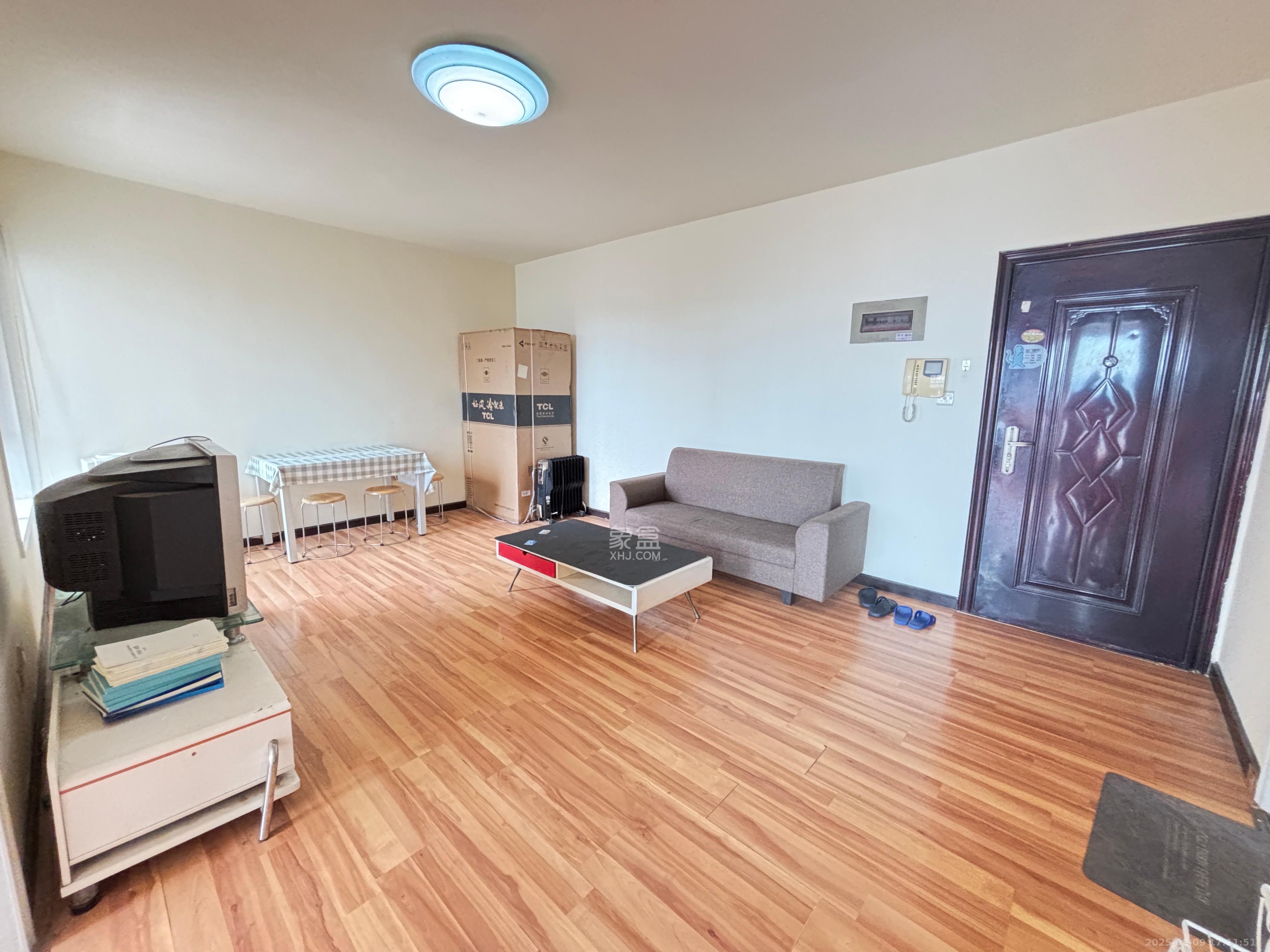 晶华美地  2室2厅1卫    1400.0元/月 晶华美地  2室2厅1卫    1400.0元/月室内图