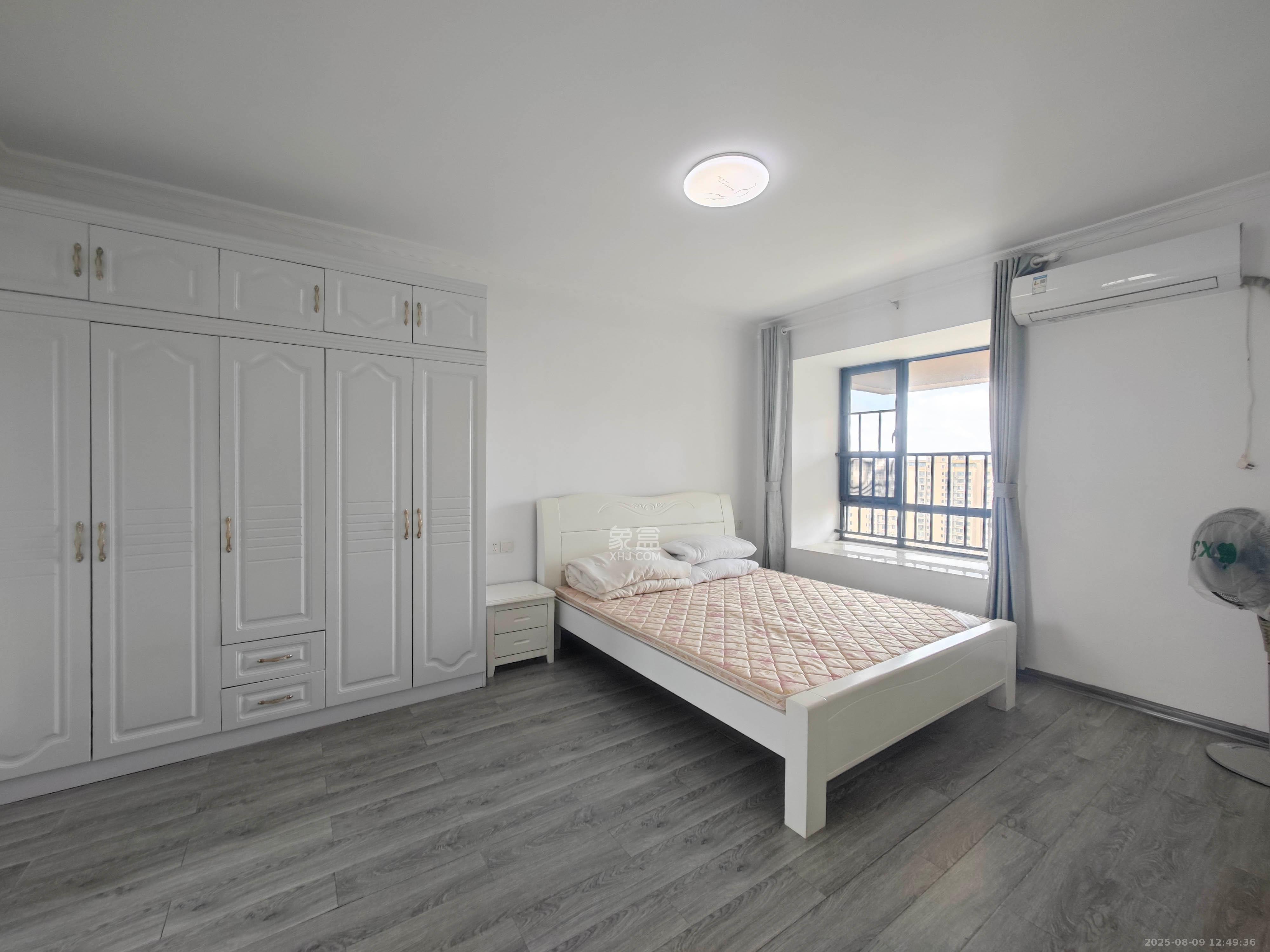 西湖鸿运佳苑 3室2厅2卫 71.8万 西湖鸿运佳苑 3室2厅2卫 71.8万卧室