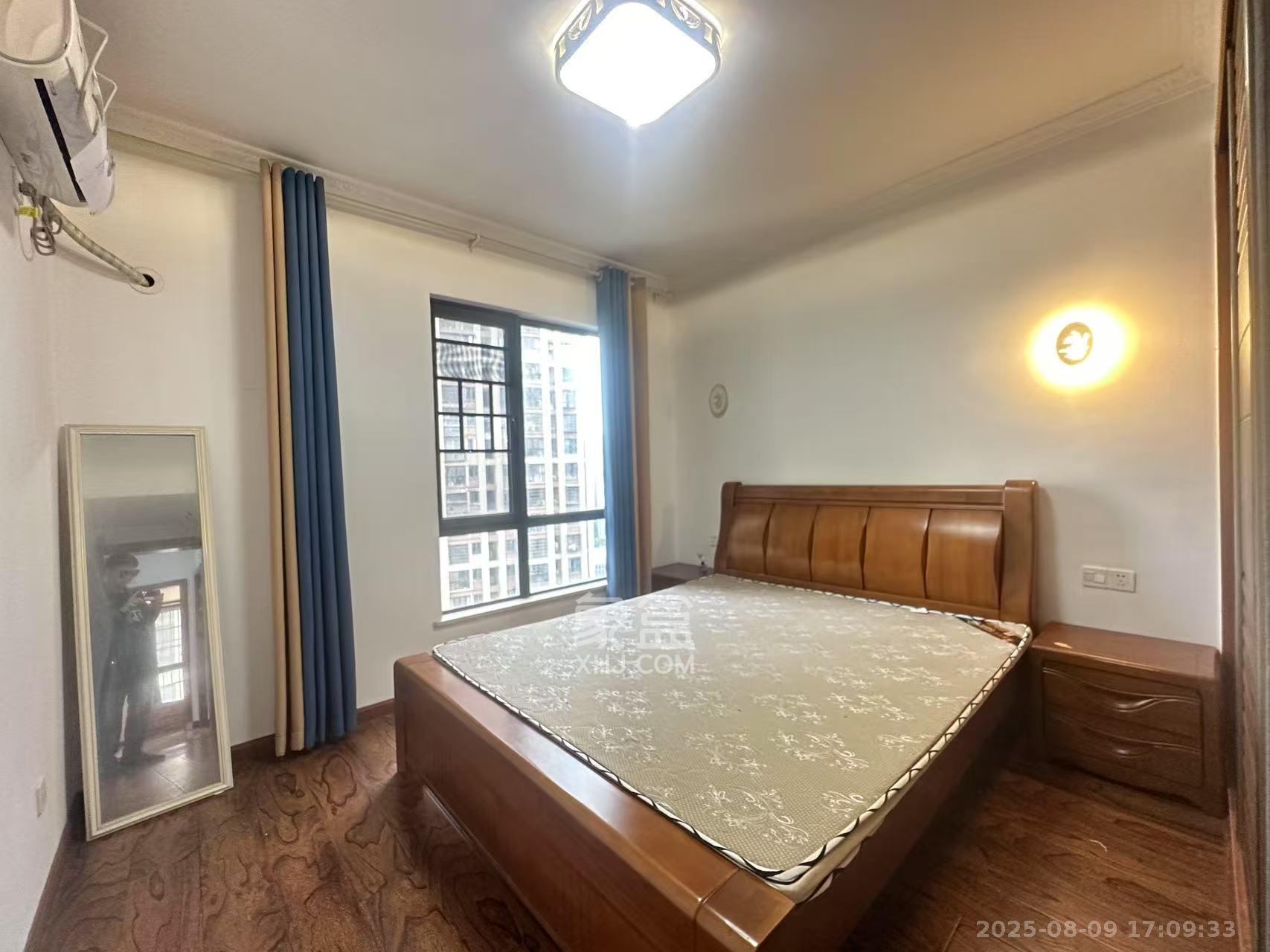 国泰九龙湾  4室2厅2卫    2400.0元/月 国泰九龙湾  4室2厅2卫    2400.0元/月室内图