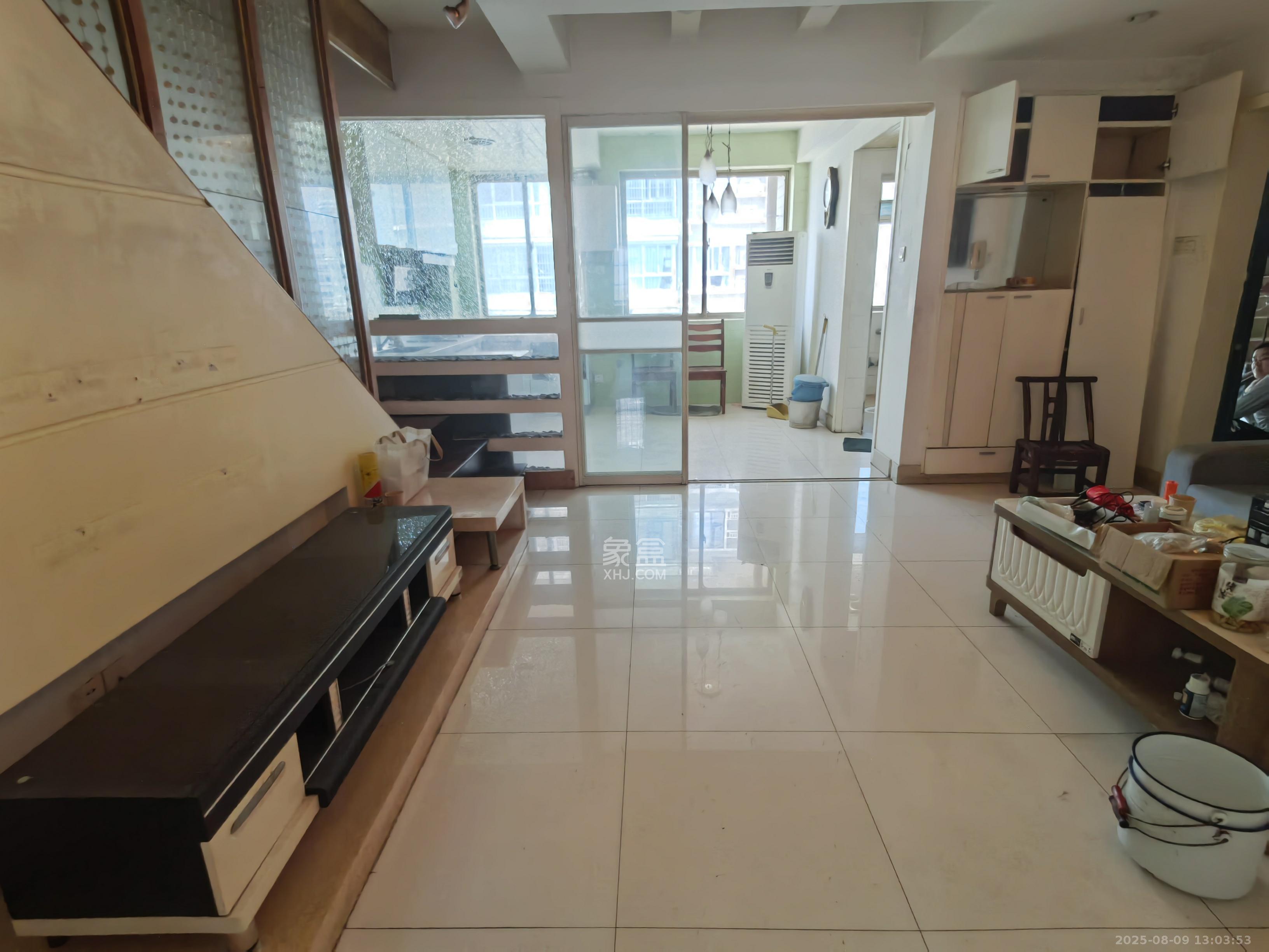 新家园 4室2厅2卫 2800.0元/月 新家园 4室2厅2卫 2800.0元/月室内图