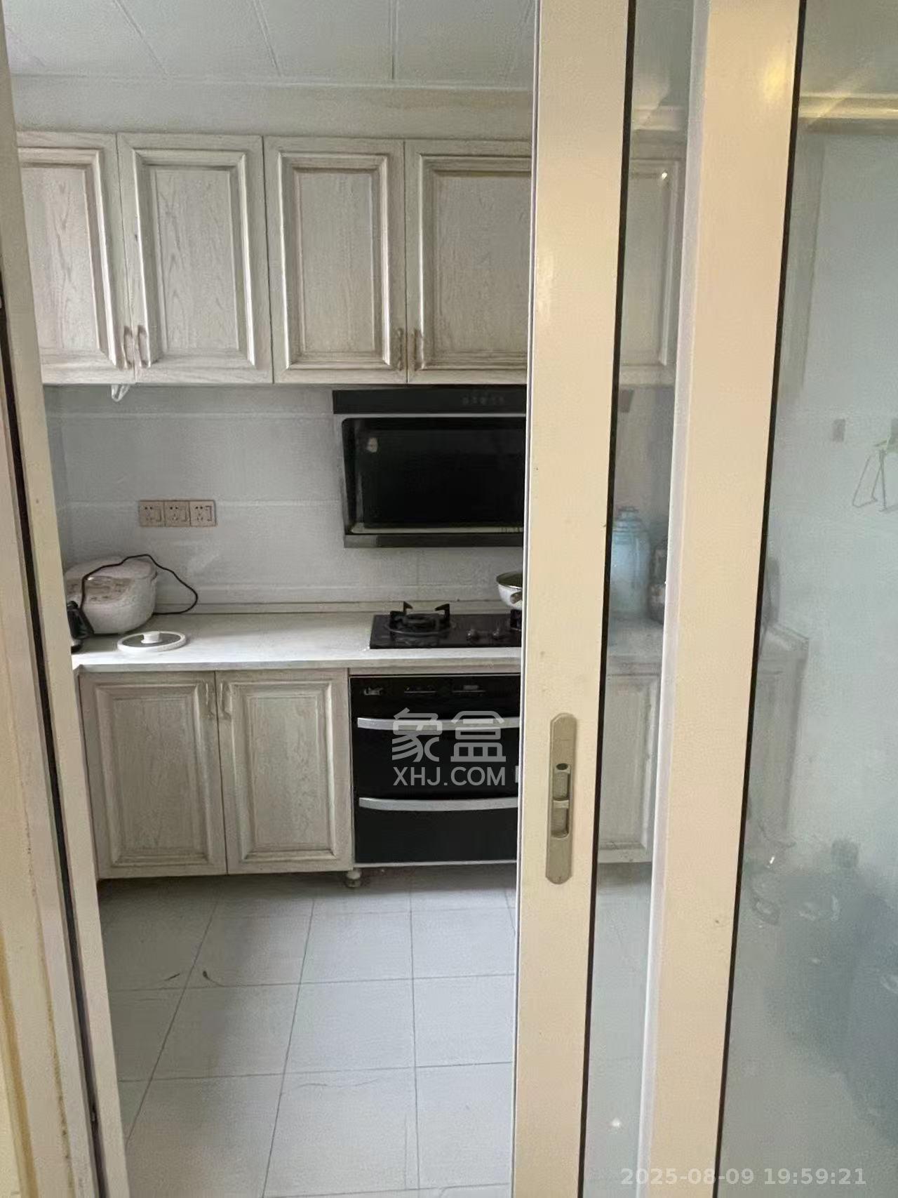 东门尚苑 3室2厅2卫 1800.0元/月 东门尚苑 3室2厅2卫 1800.0元/月室内图