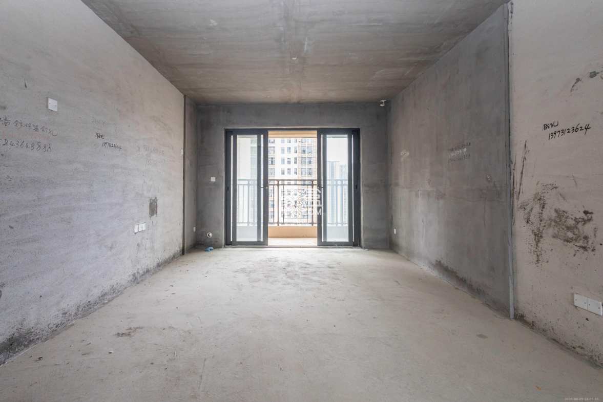 恒大江湾 3室2厅2卫 116.0万 恒大江湾 3室2厅2卫 116.0万客厅