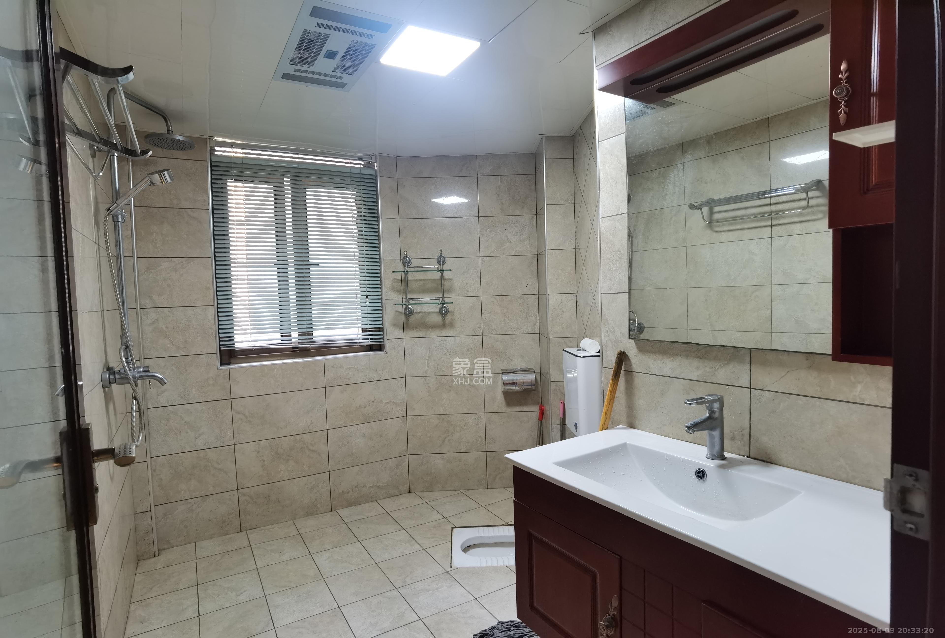 长沙玫瑰园 3室2厅2卫 2100.0元/月 长沙玫瑰园 3室2厅2卫 2100.0元/月室内图