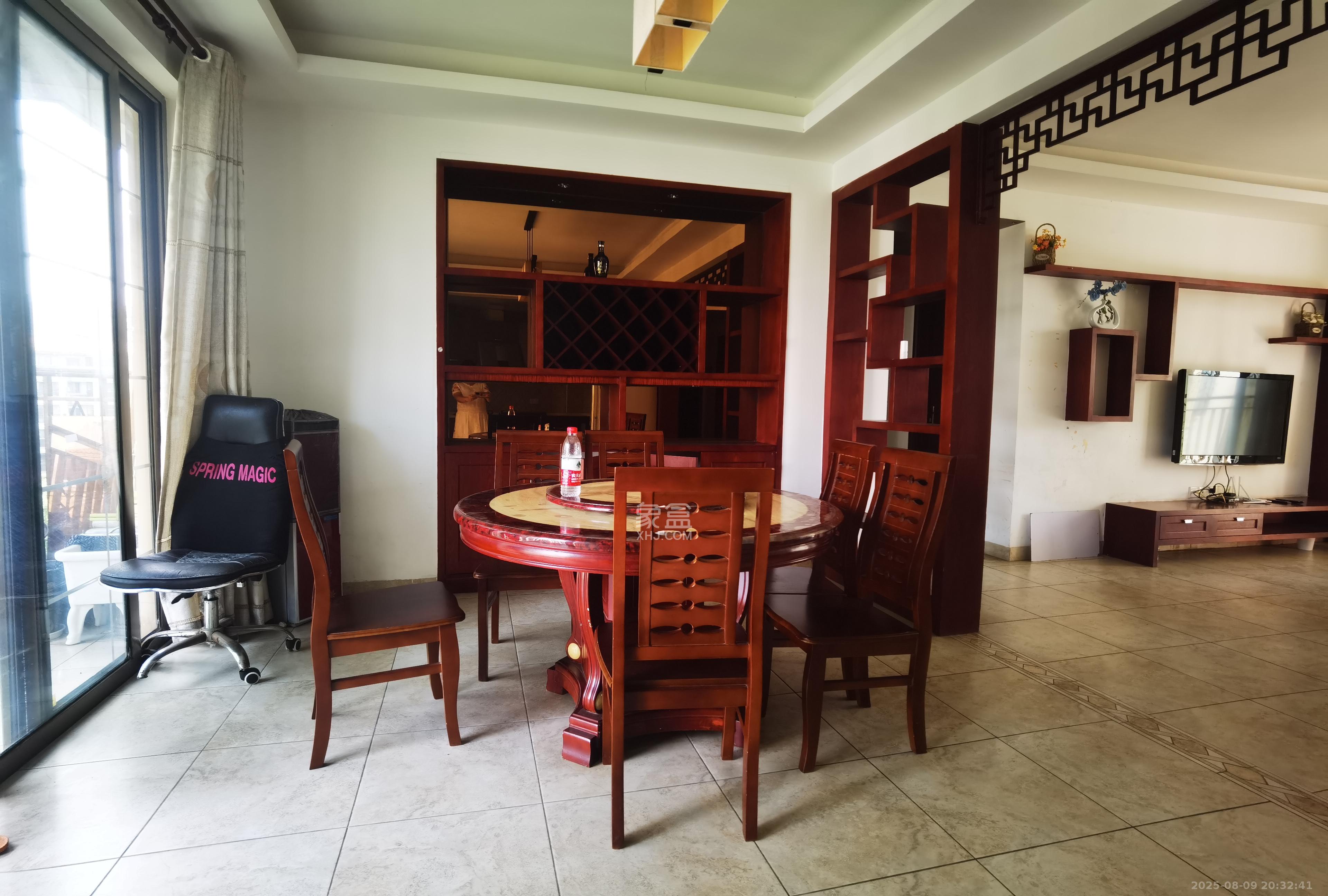 长沙玫瑰园 3室2厅2卫 2100.0元/月 长沙玫瑰园 3室2厅2卫 2100.0元/月室内图