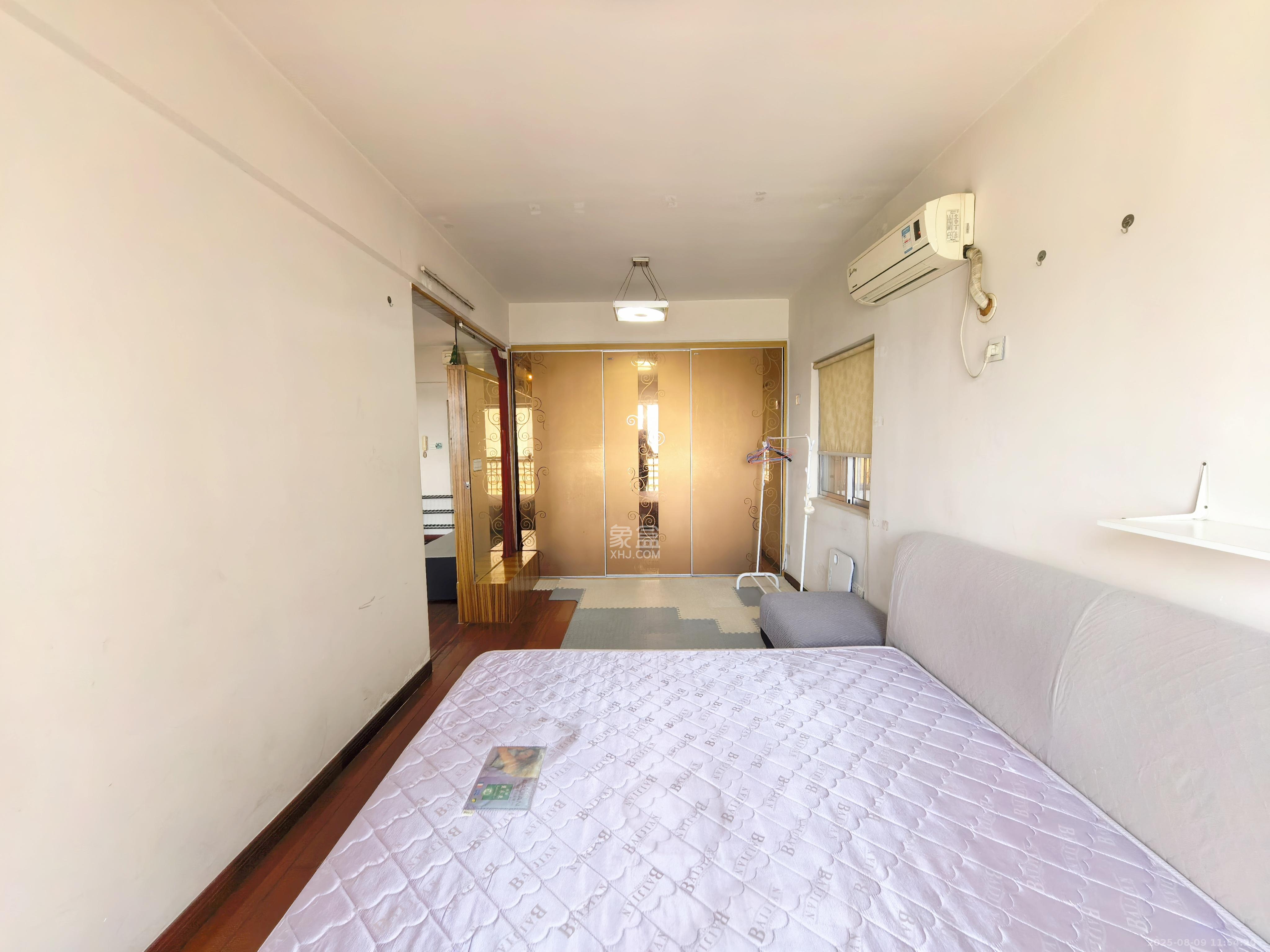 华菱新城地标  1室2厅1卫    1800.0元/月室内图