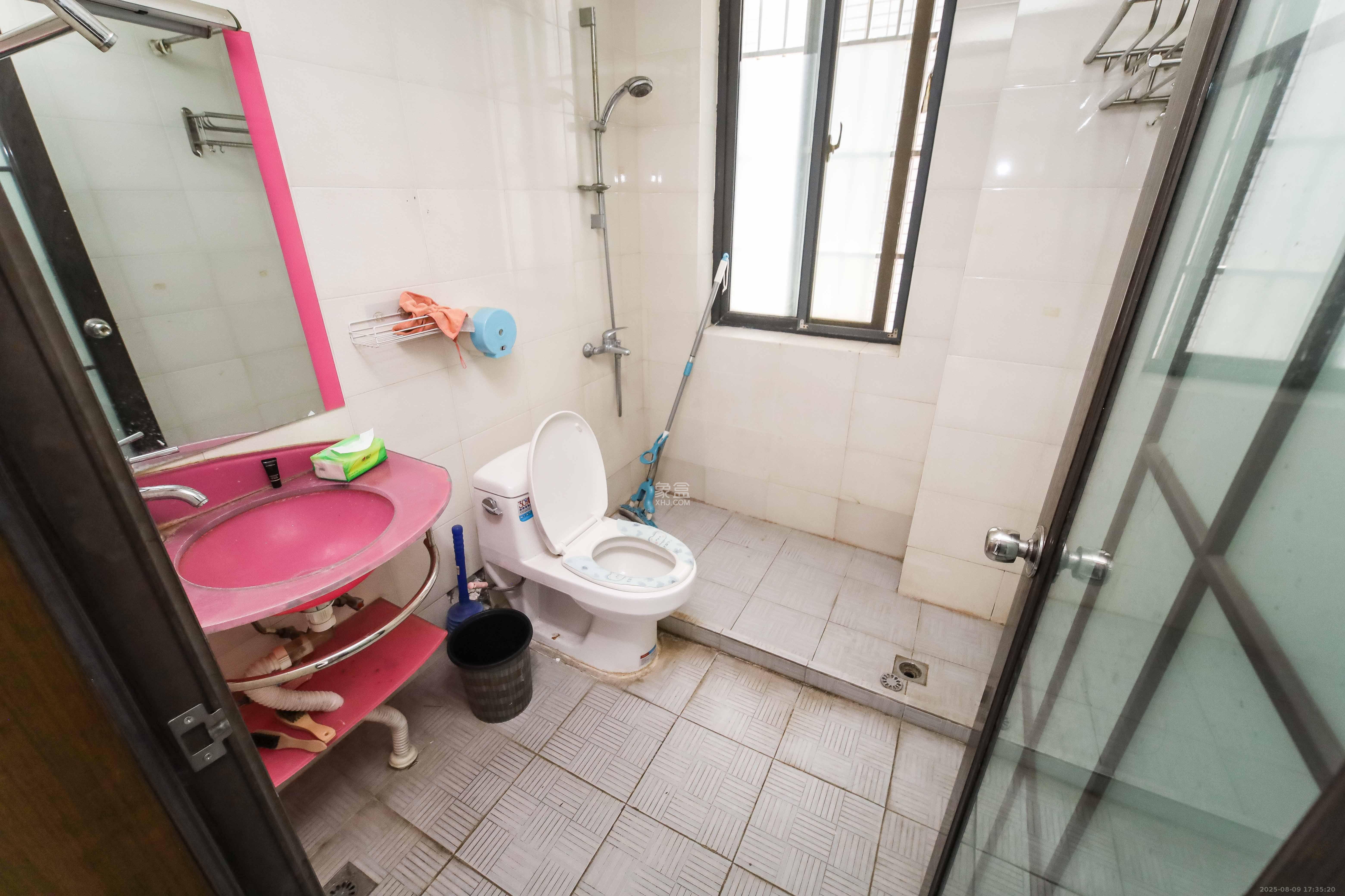 长房东郡 3室2厅2卫 105.0万 长房东郡 3室2厅2卫 105.0万卫生间