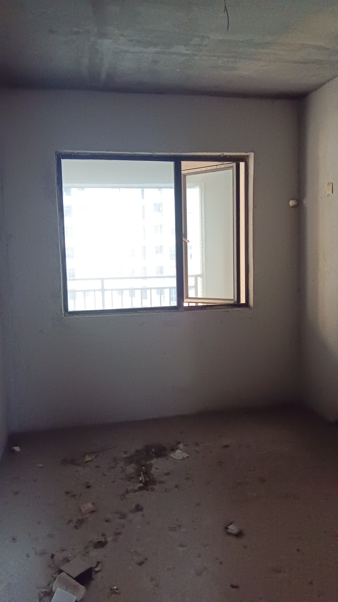 悦江山 4室2厅2卫 64.0万 悦江山 4室2厅2卫 64.0万客厅