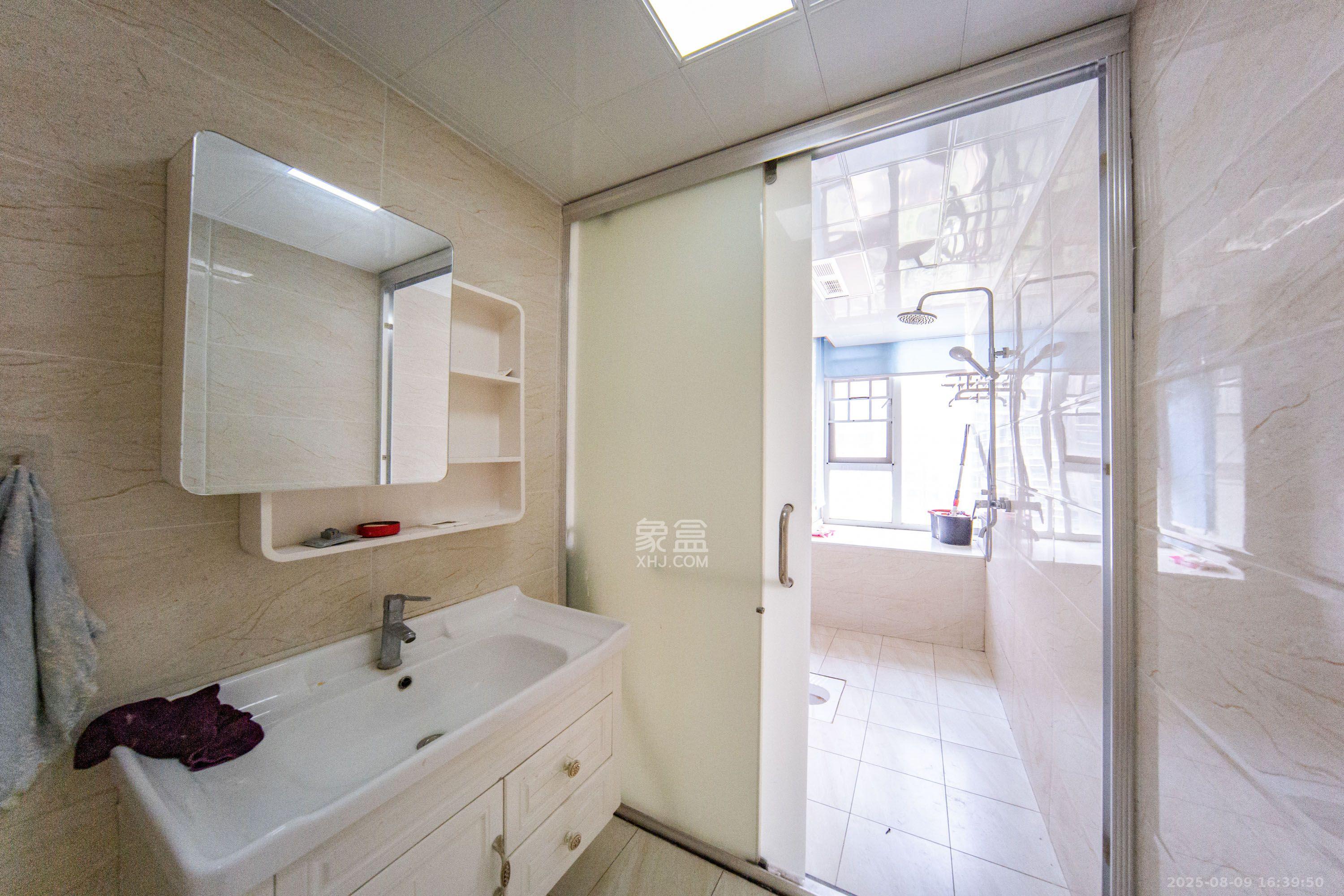 金鼎公园尚  4室2厅2卫    2300.0元/月 金鼎公园尚  4室2厅2卫    2300.0元/月室内图