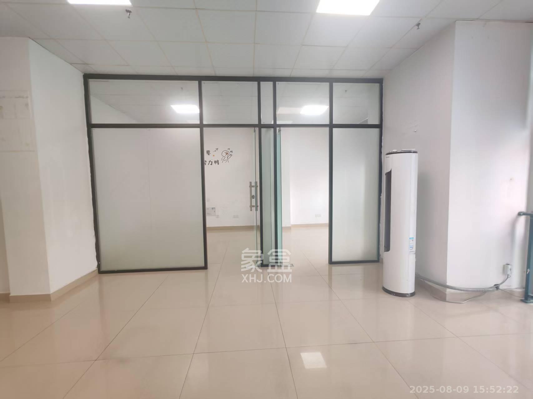 奥克斯广场 1室1厅0卫 2000.0元/月 奥克斯广场 1室1厅0卫 2000.0元/月室内图