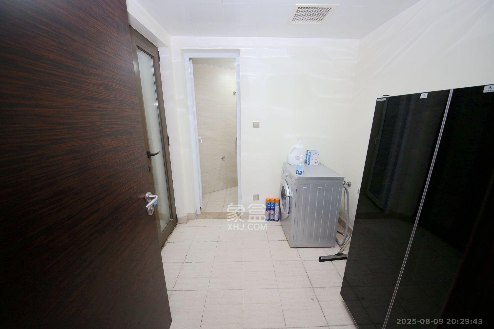 华远华中心  4室2厅3卫    14800.0元/月室内图