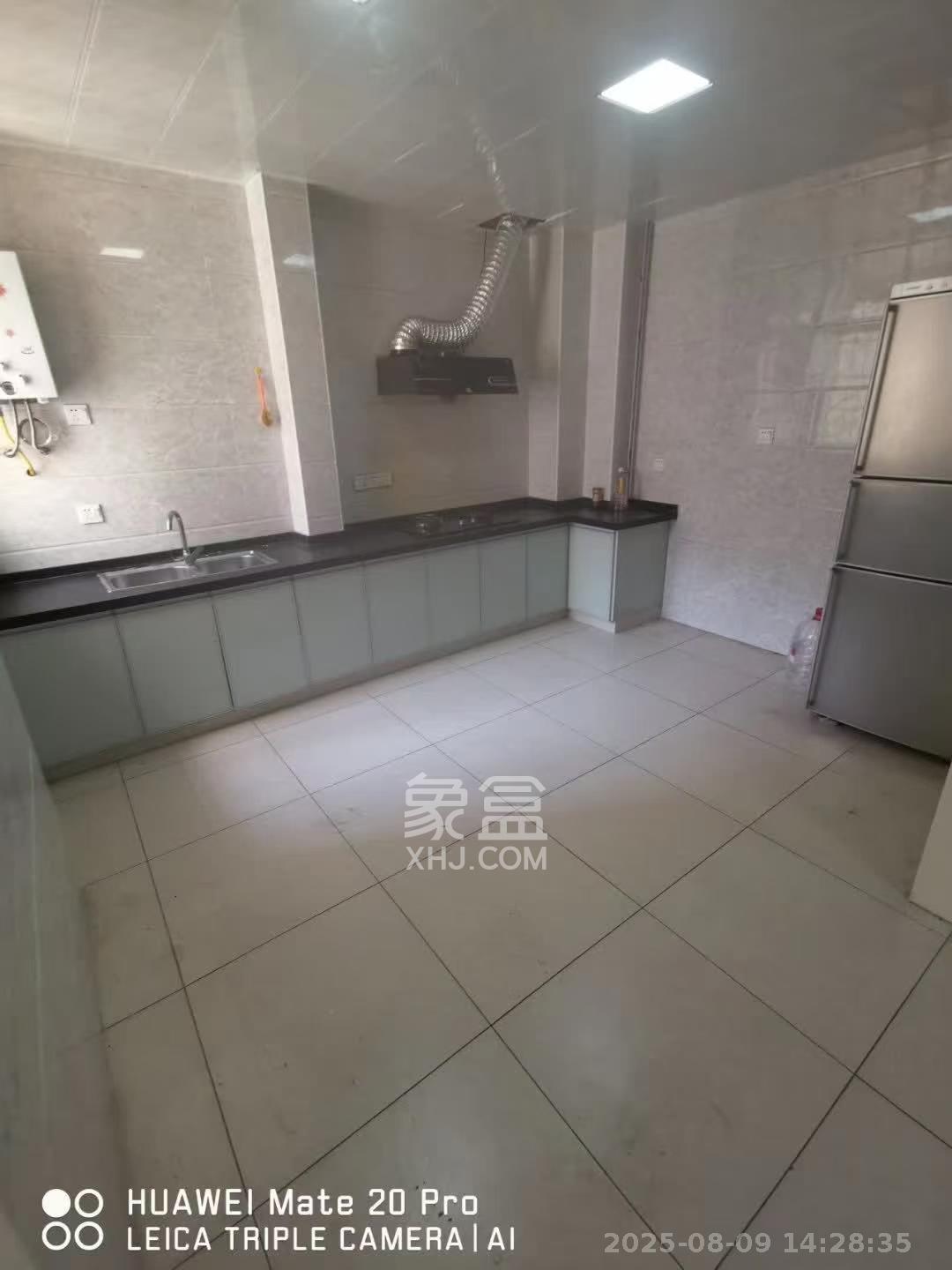 金色华庭 2室2厅1卫 1600.0元/月 金色华庭 2室2厅1卫 1600.0元/月室内图