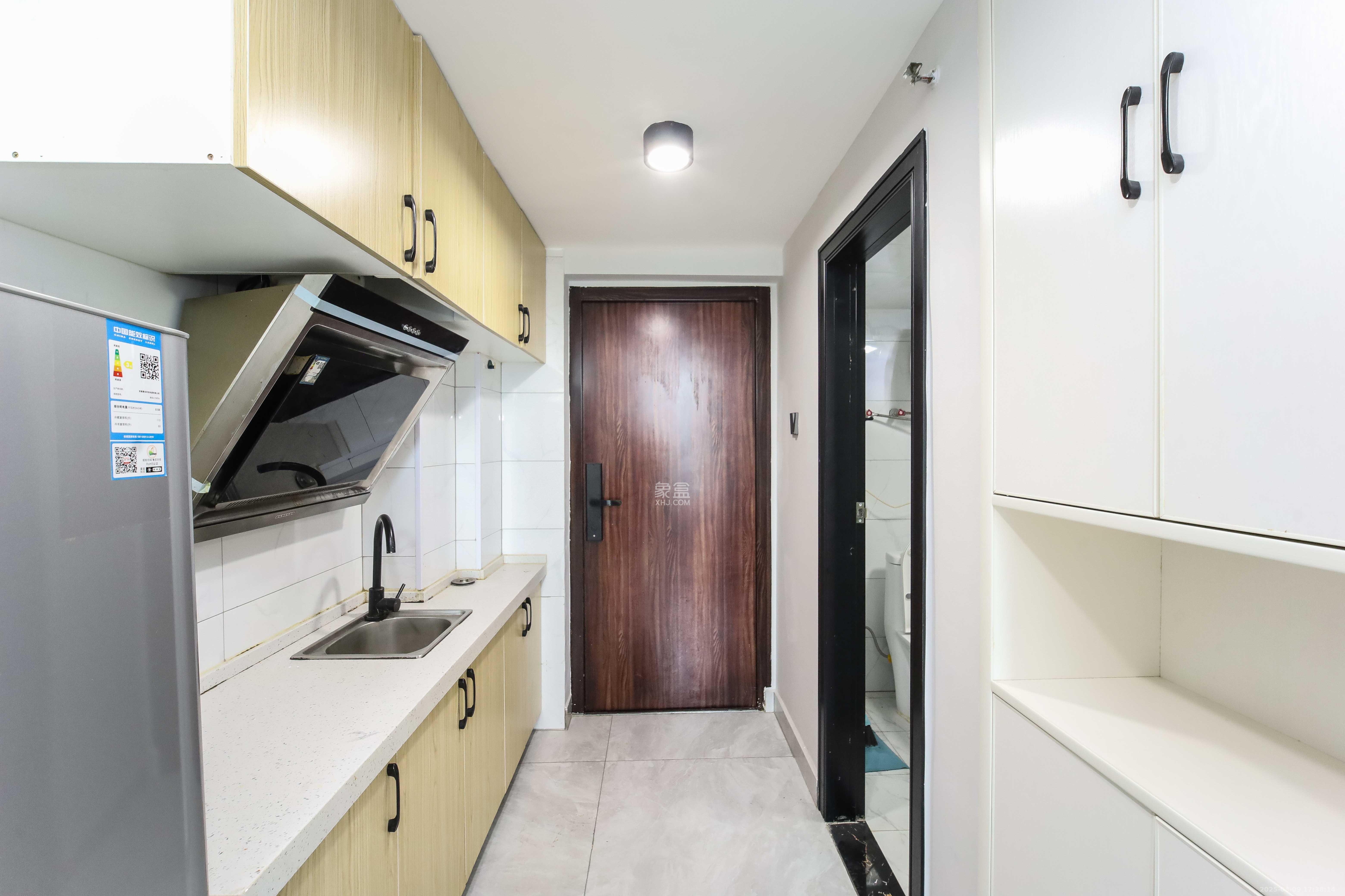 东盈商业广场（华泉城市广场）  1室1厅1卫    40.0万厨房