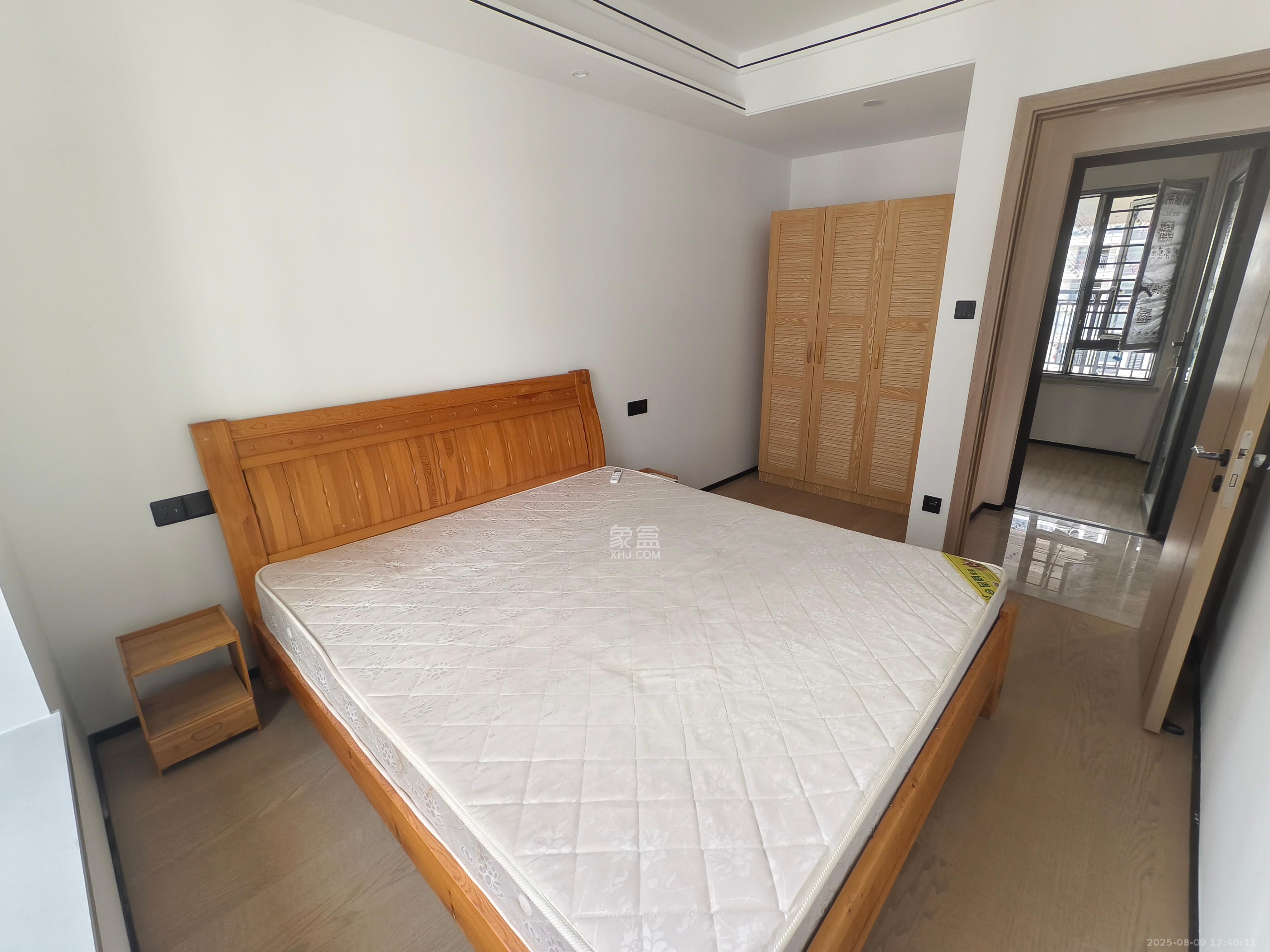 长沙北中心保利时代C区  3室2厅1卫   2500.00元/月室内图