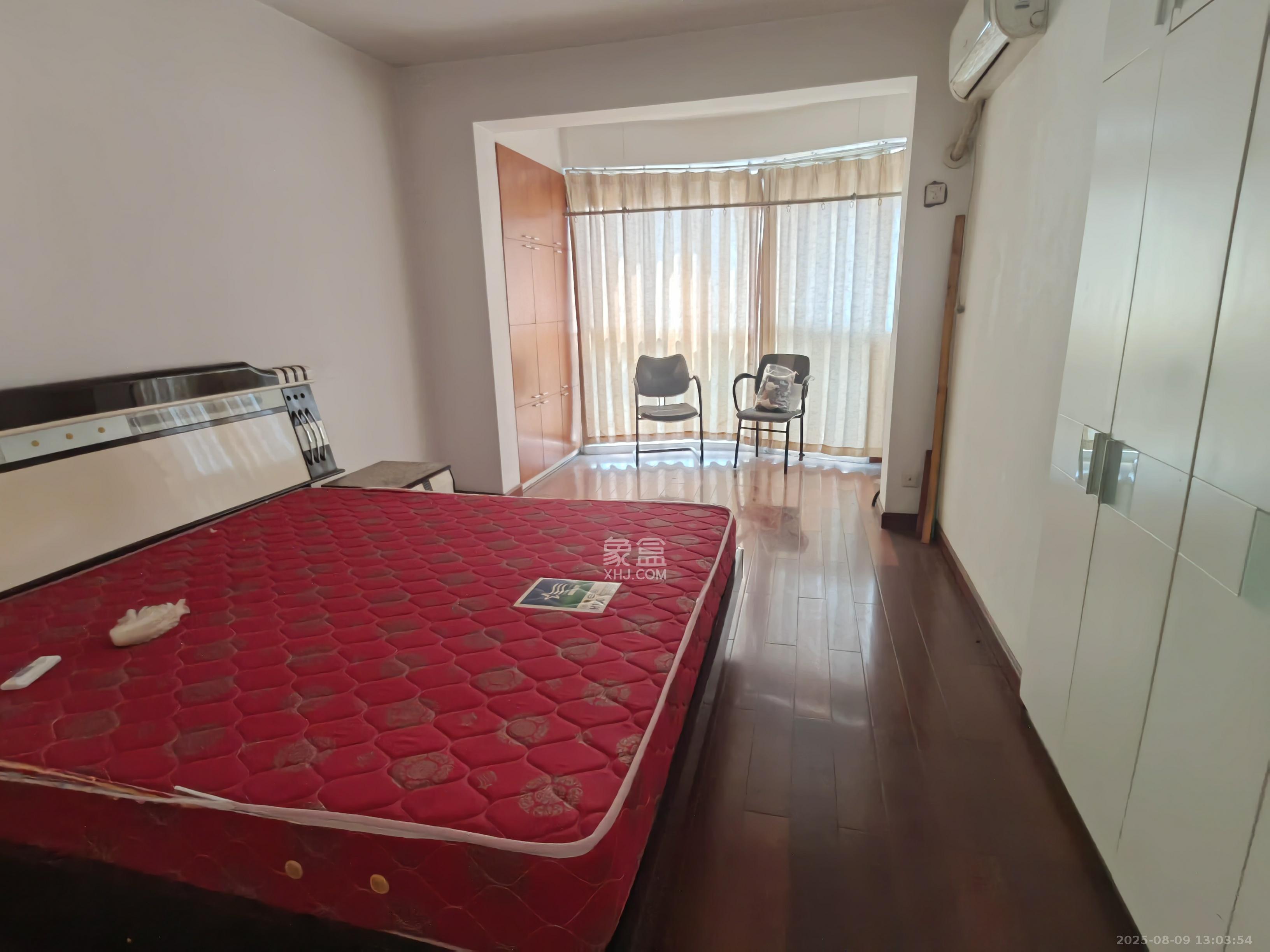 新家园 4室2厅2卫 2800.0元/月 新家园 4室2厅2卫 2800.0元/月室内图