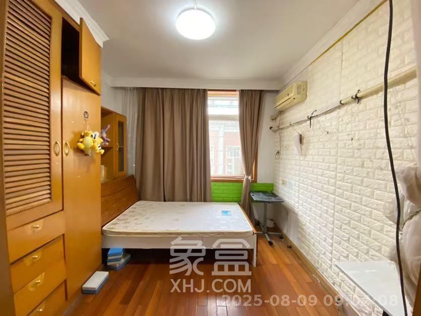 十一中学单位宿舍  3室2厅1卫    1600.0元/月 十一中学单位宿舍  3室2厅1卫    1600.0元/月室内图