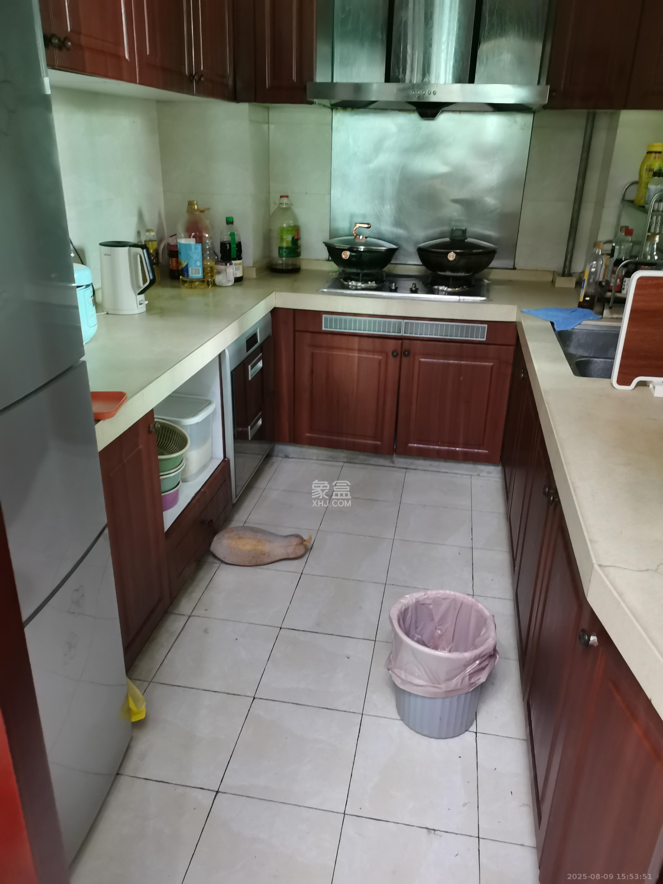 恒大城  3室2厅2卫    2600.0元/月 恒大城  3室2厅2卫    2600.0元/月室内图