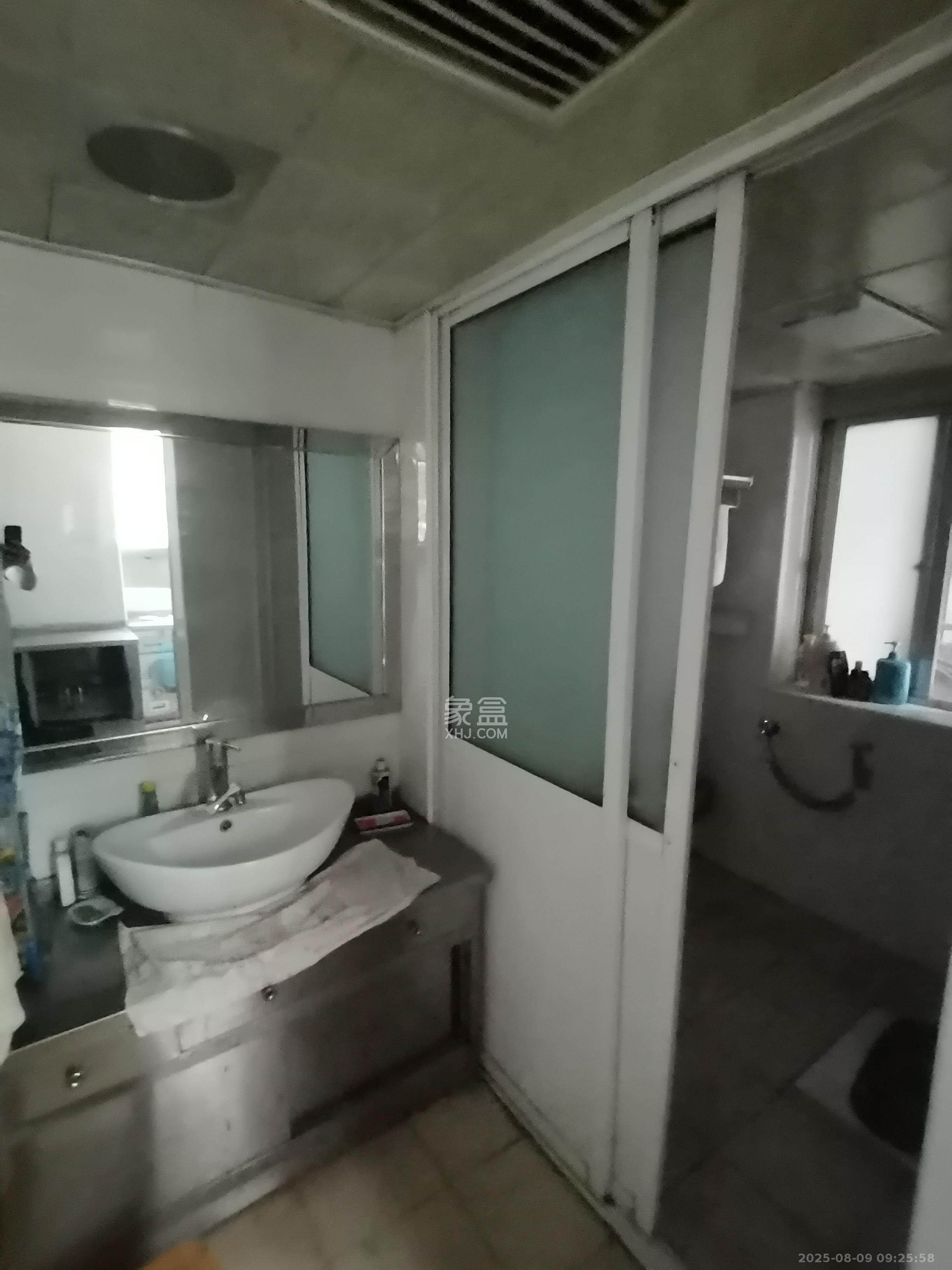 湘农桥社区  4室2厅2卫    3200.0元/月 湘农桥社区  4室2厅2卫    3200.0元/月室内图