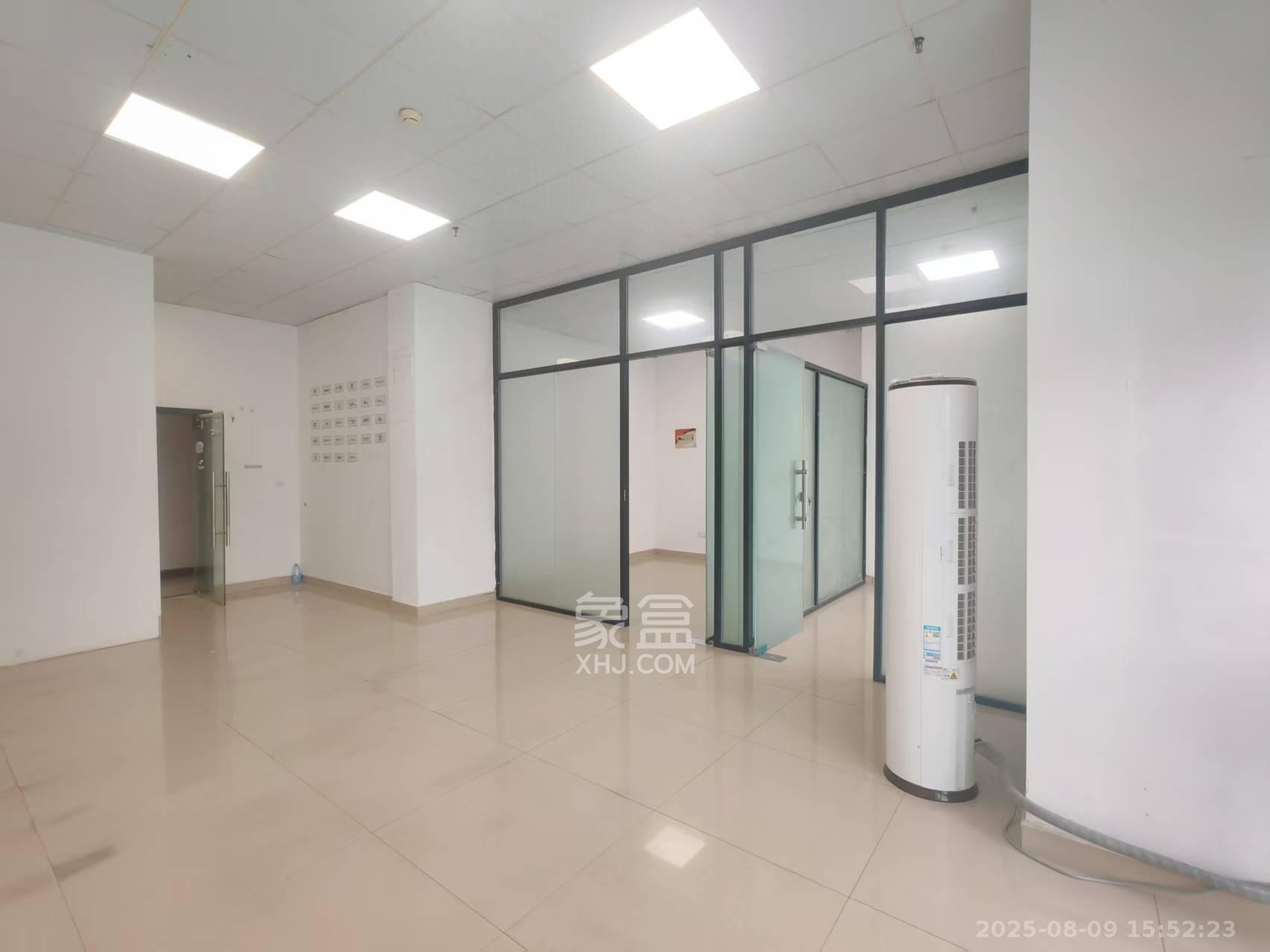 奥克斯广场 1室1厅0卫 2000.0元/月 奥克斯广场 1室1厅0卫 2000.0元/月室内图