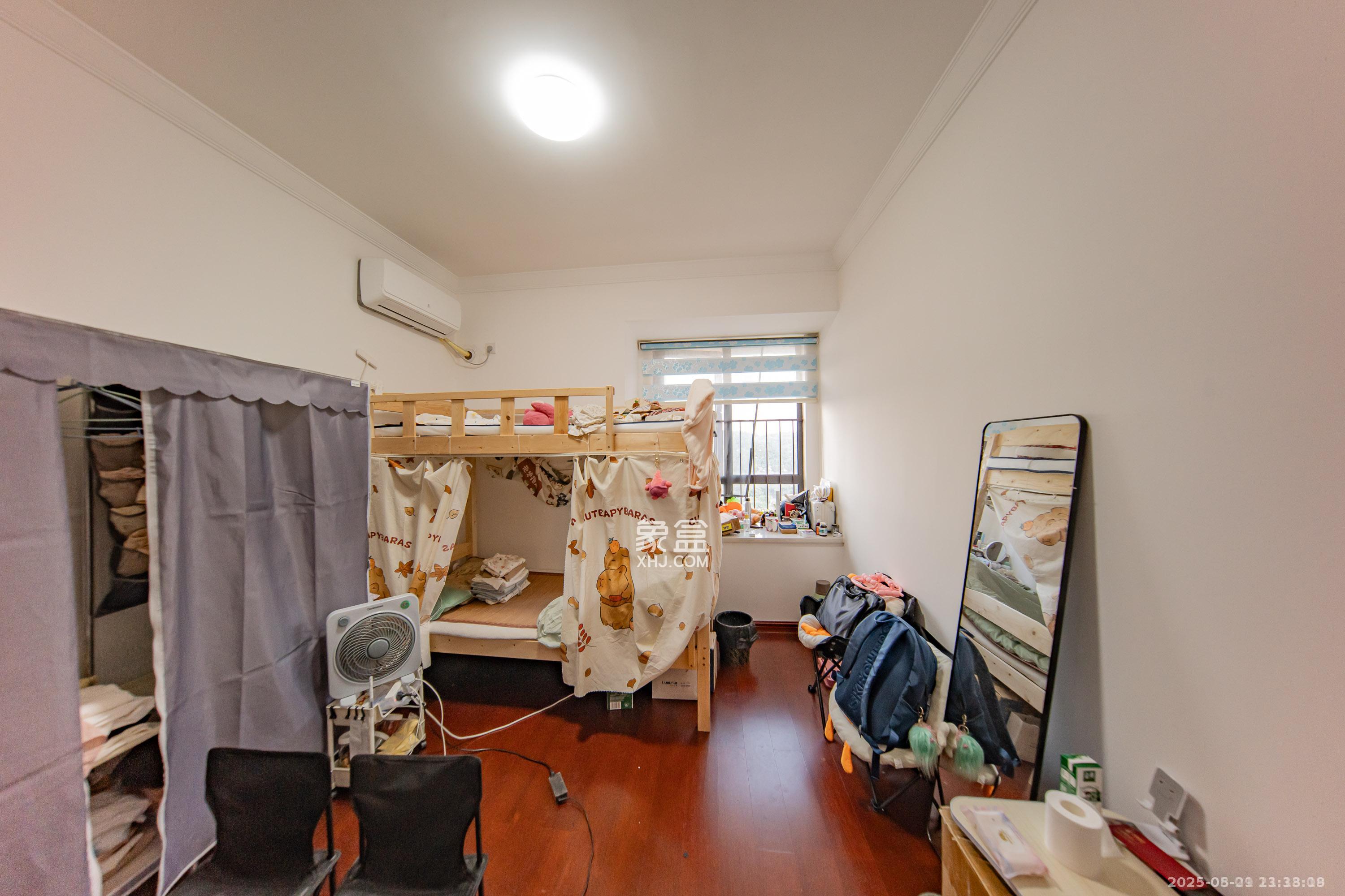 中海国际二期 3室2厅2卫 2100.0元/月 中海国际二期 3室2厅2卫 2100.0元/月室内图