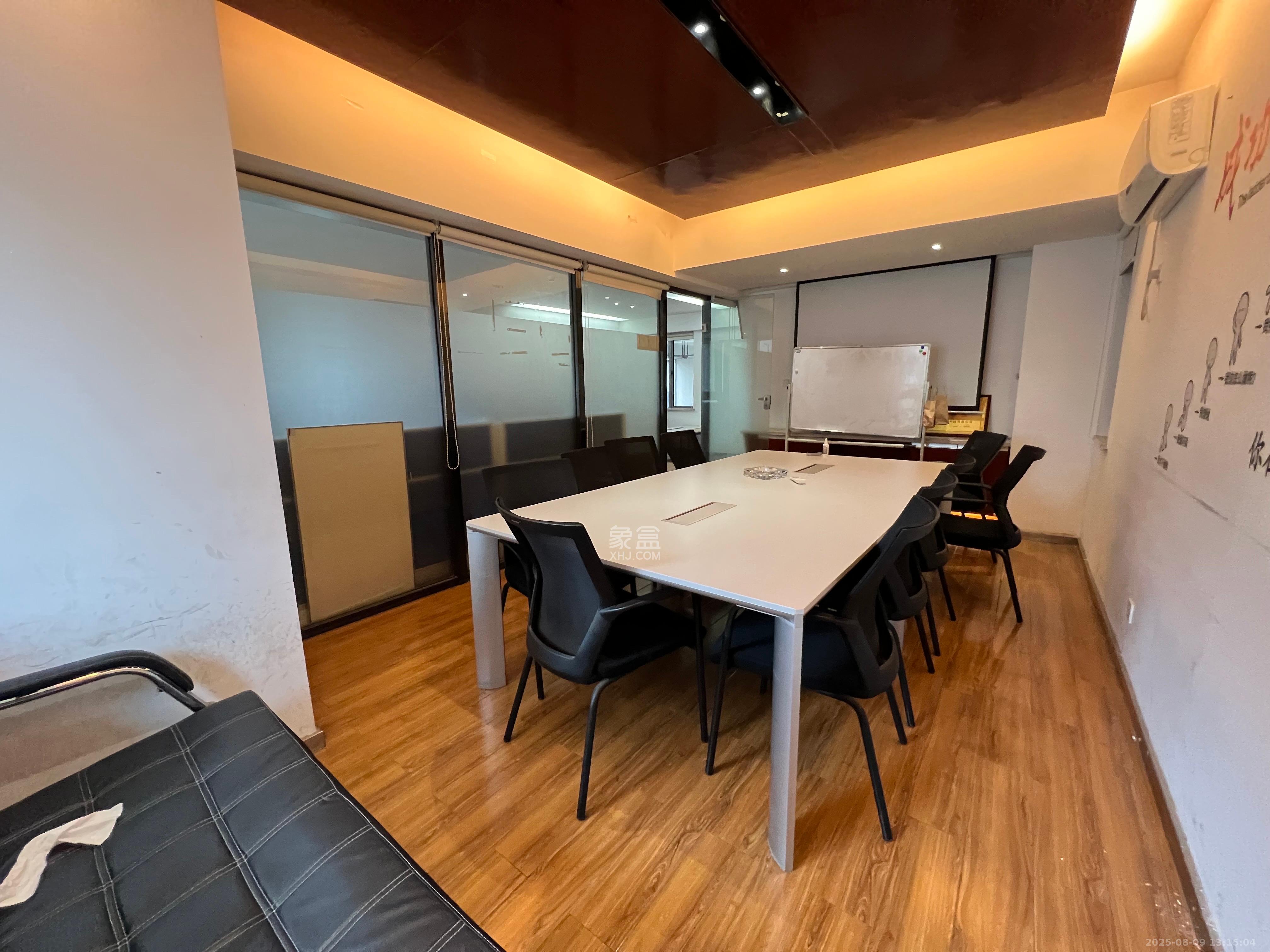 西子一间 2室1厅1卫 4500.0元/月 西子一间 2室1厅1卫 4500.0元/月室内图