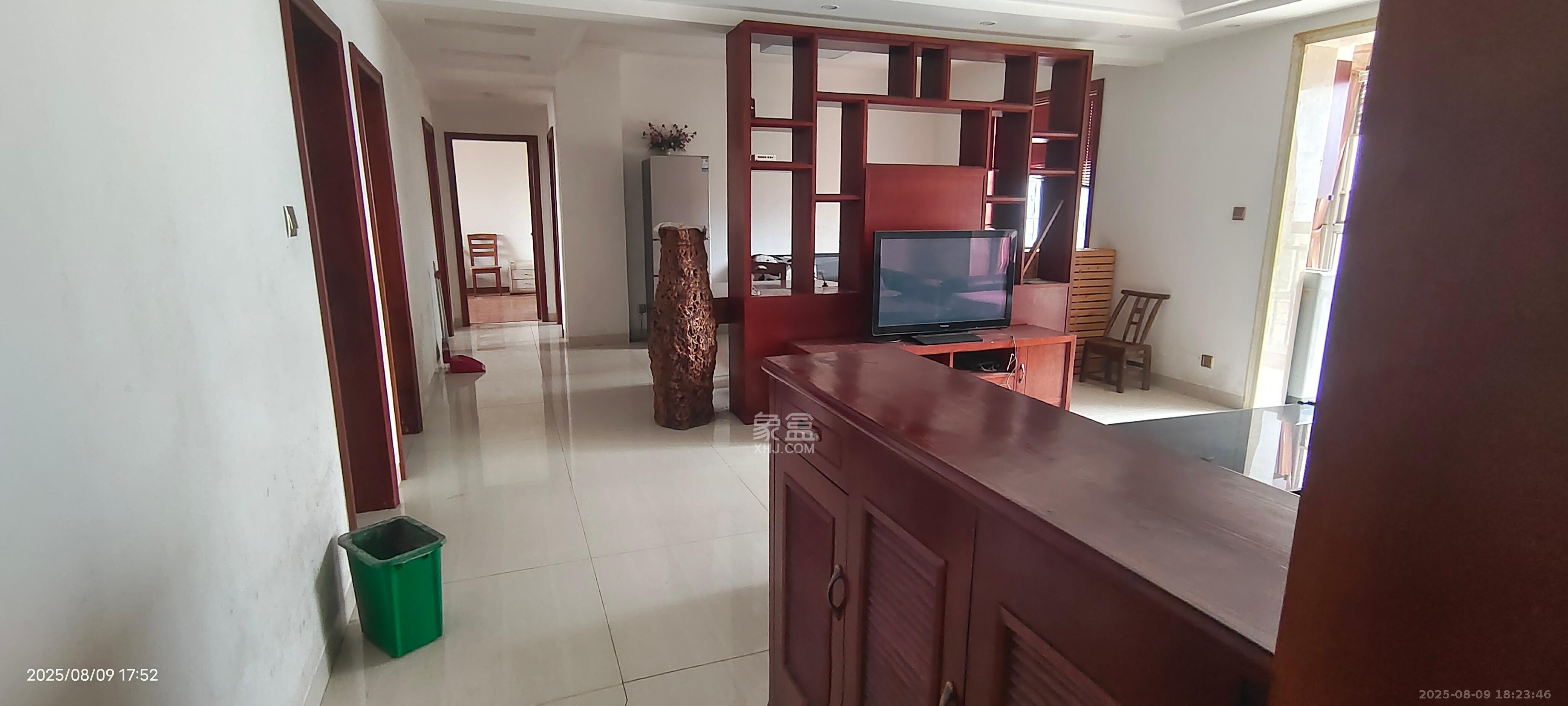 华龙家园(和泰家园) 3室2厅2卫 1900.0元/月 华龙家园(和泰家园) 3室2厅2卫 1900.0元/月室内图