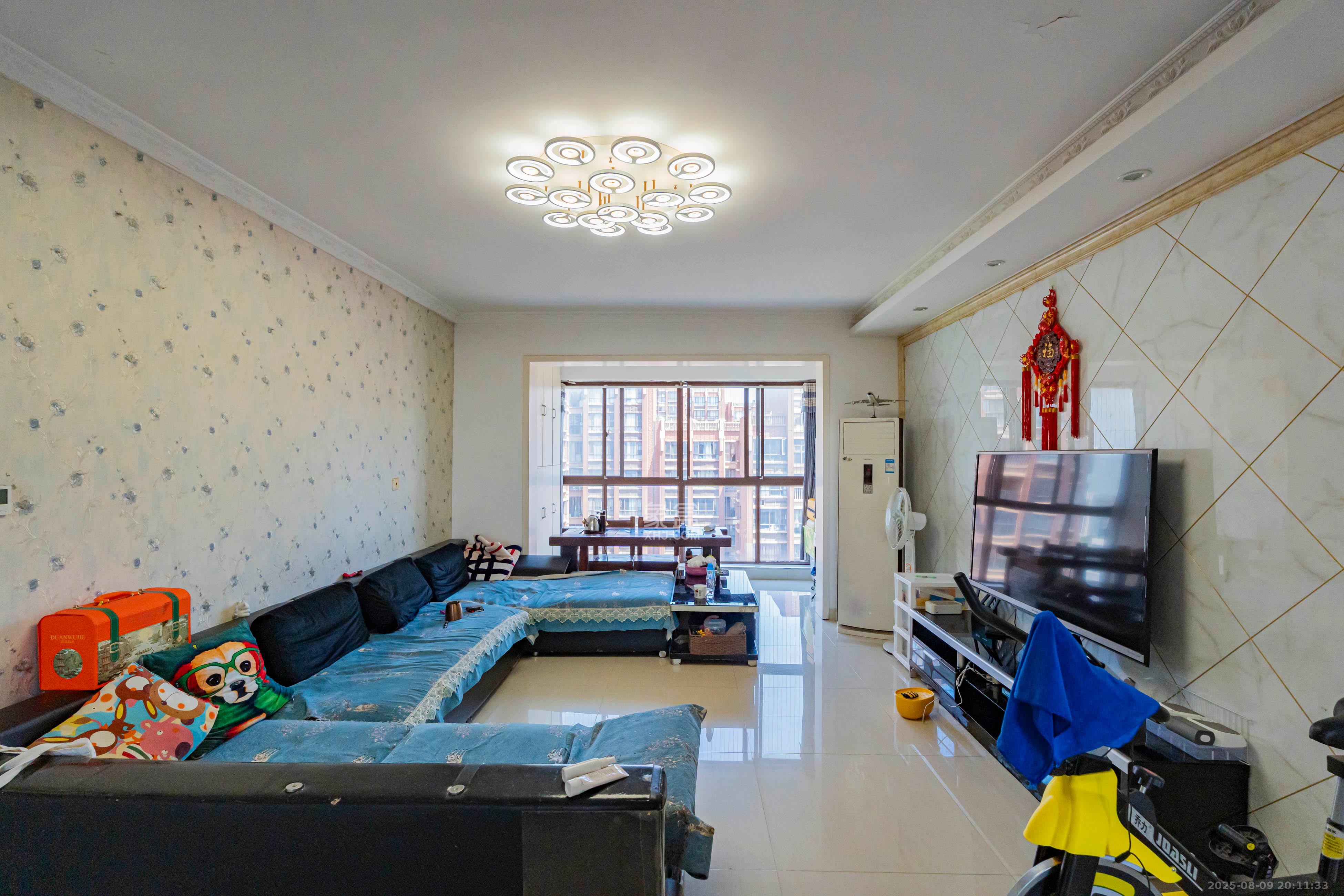 金色溪泉湾  3室2厅2卫    126.0万 金色溪泉湾  3室2厅2卫    126.0万客厅