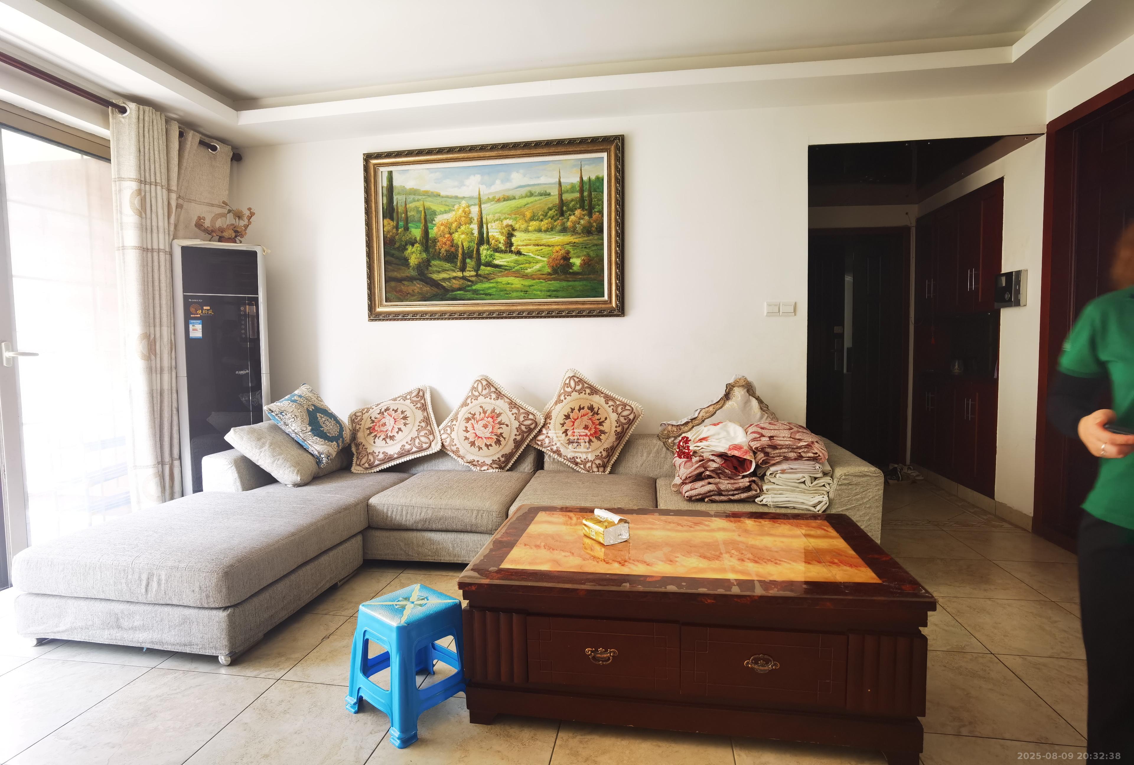 长沙玫瑰园 3室2厅2卫 2100.0元/月 长沙玫瑰园 3室2厅2卫 2100.0元/月室内图