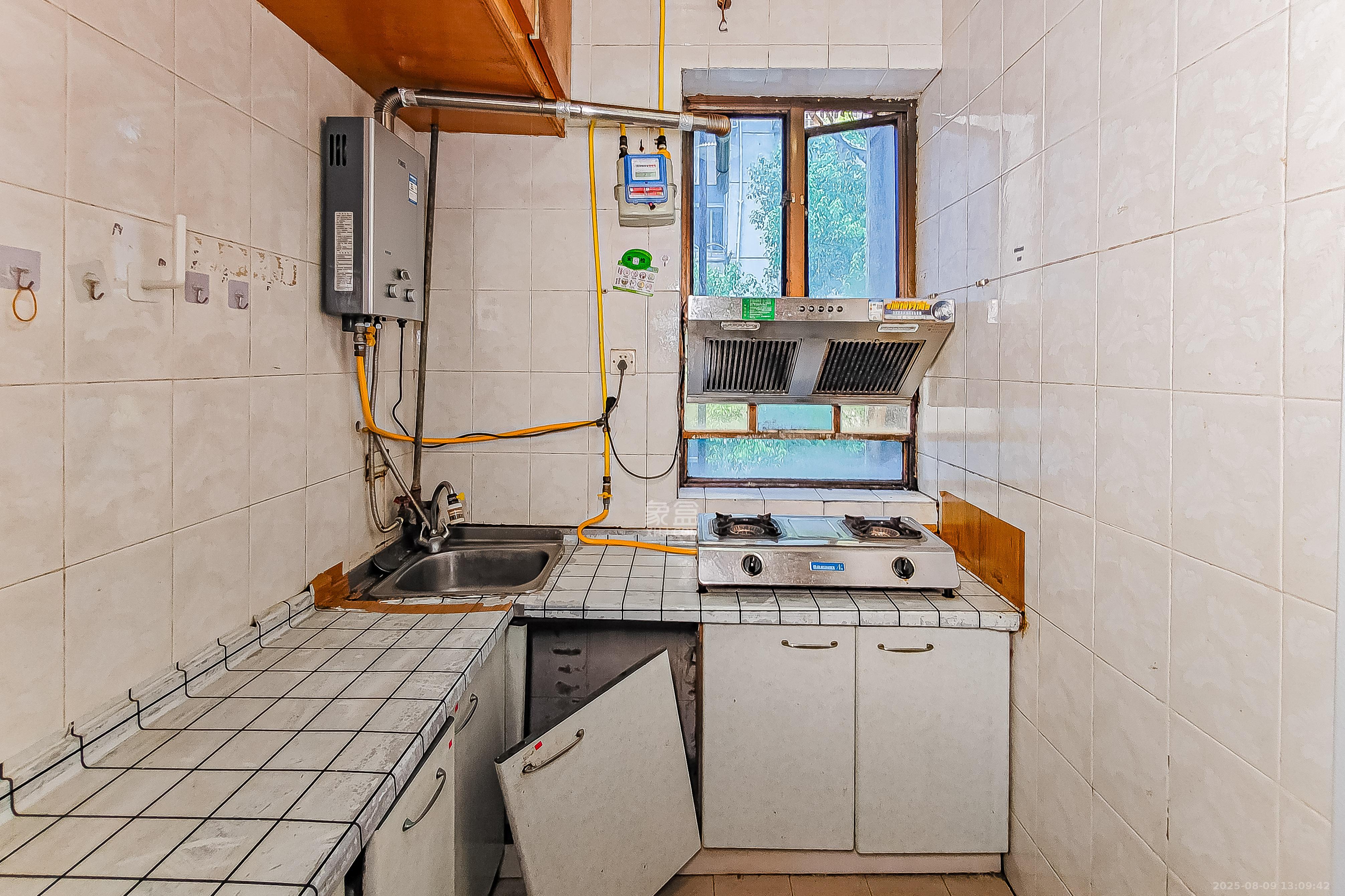 省地税局  3室2厅1卫    88.0万厨房