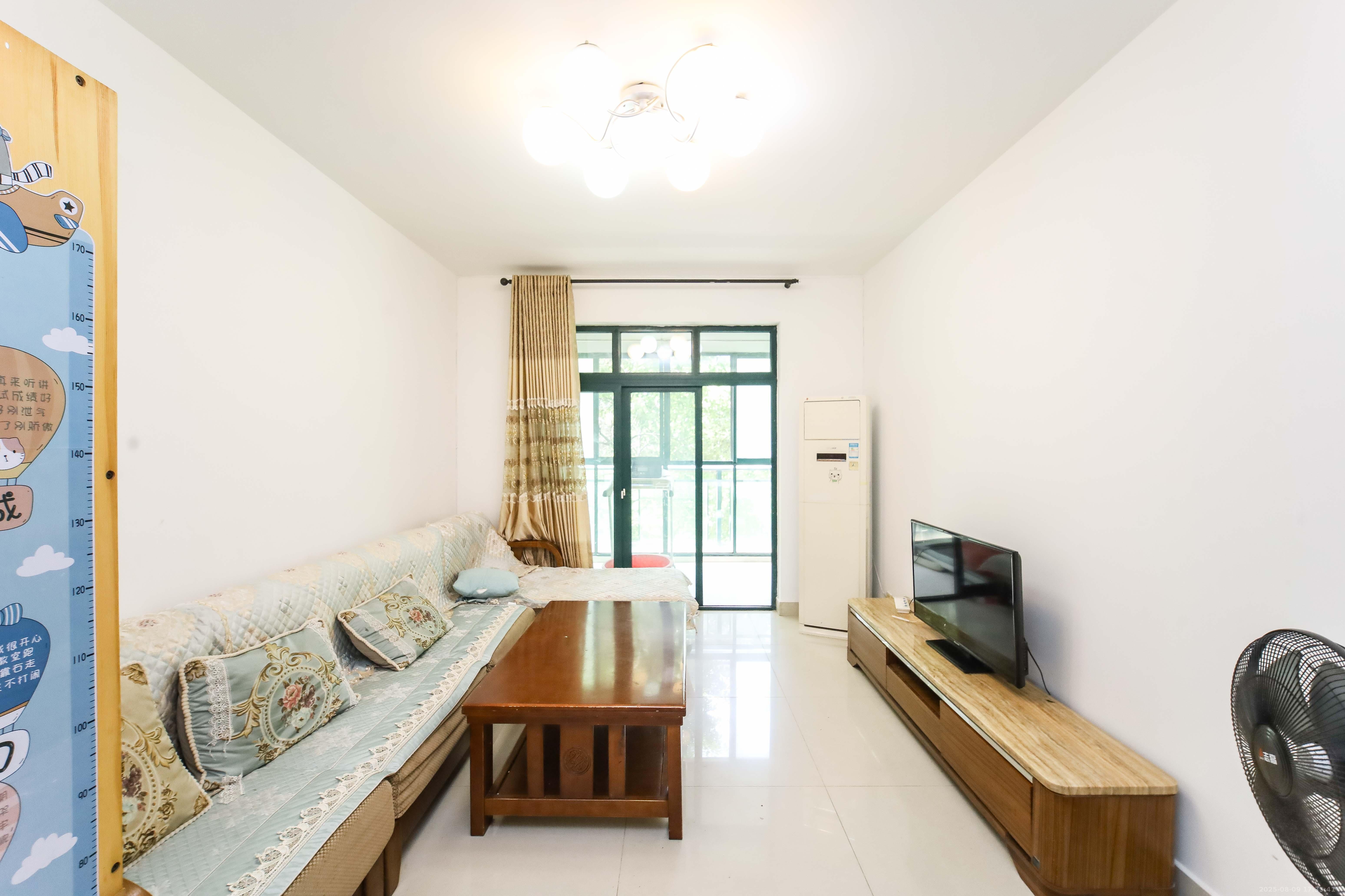 凯乐湘园  2室2厅1卫    68.0万 凯乐湘园  2室2厅1卫    68.0万客厅