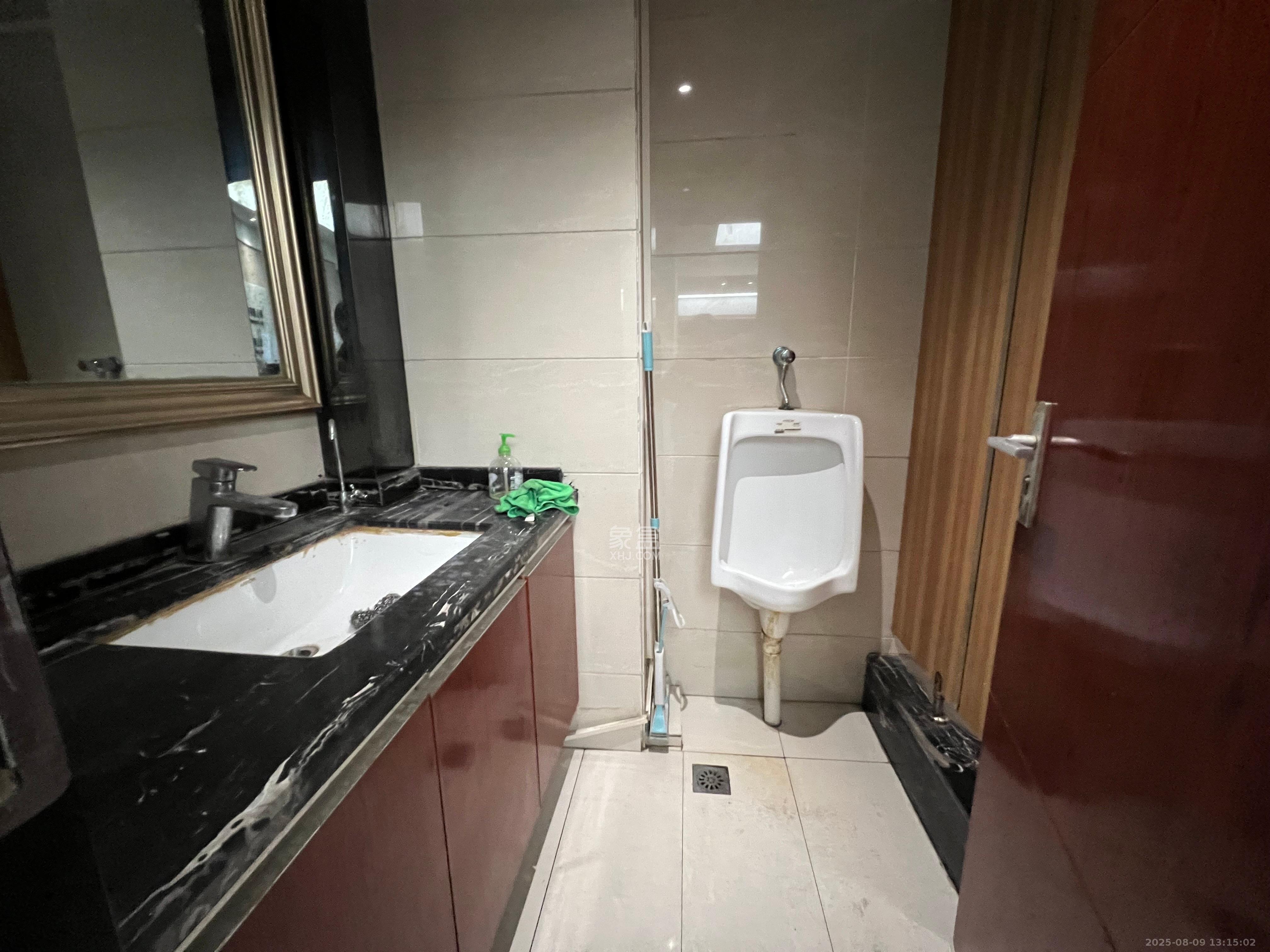 西子一间 2室1厅1卫 4500.0元/月 西子一间 2室1厅1卫 4500.0元/月室内图