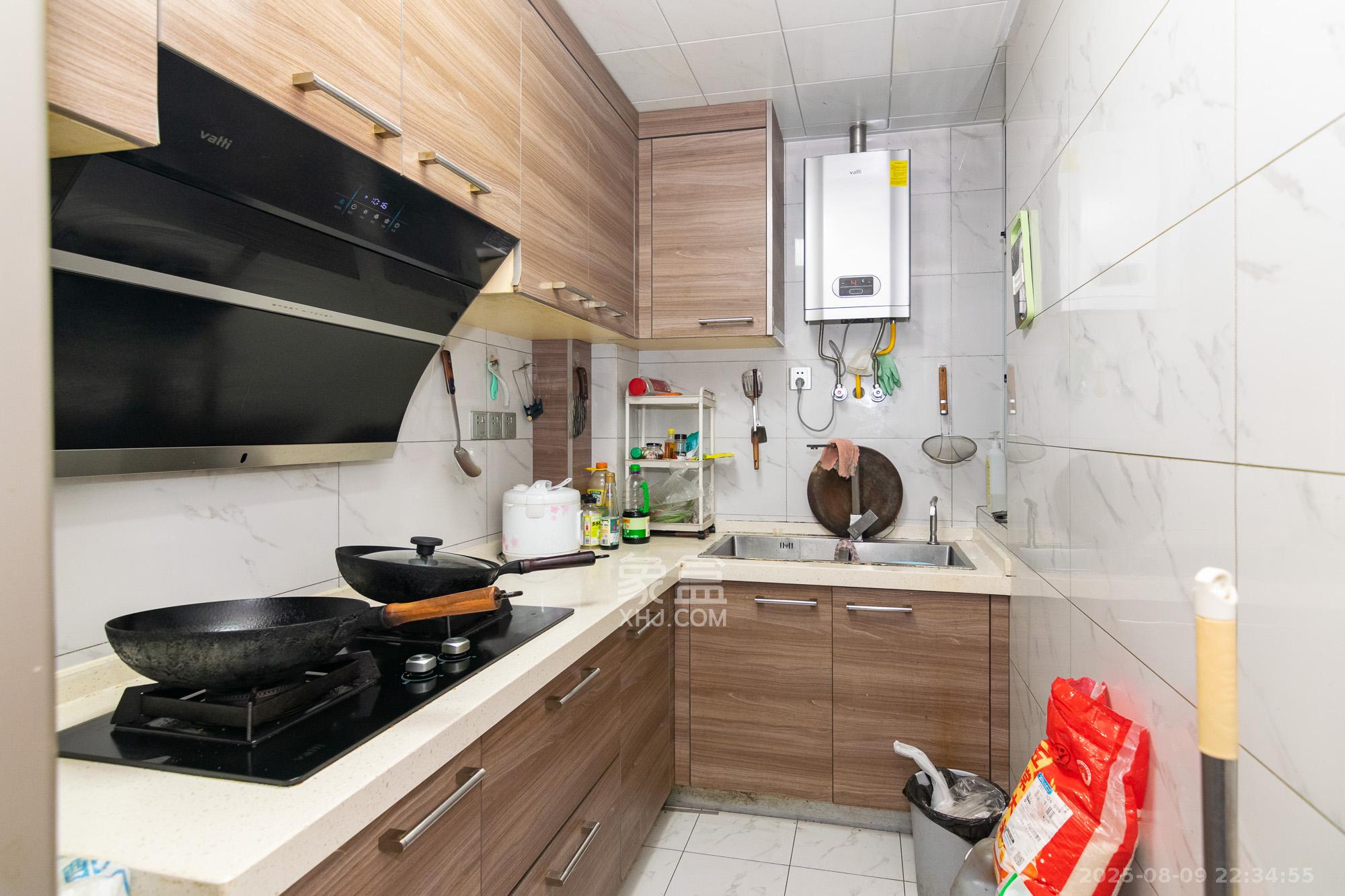 金地三千府(金地湖山樾、金地自在城)  1室0厅0卫    48.8万 金地三千府(金地湖山樾、金地自在城)  1室0厅0卫    48.8万厨房