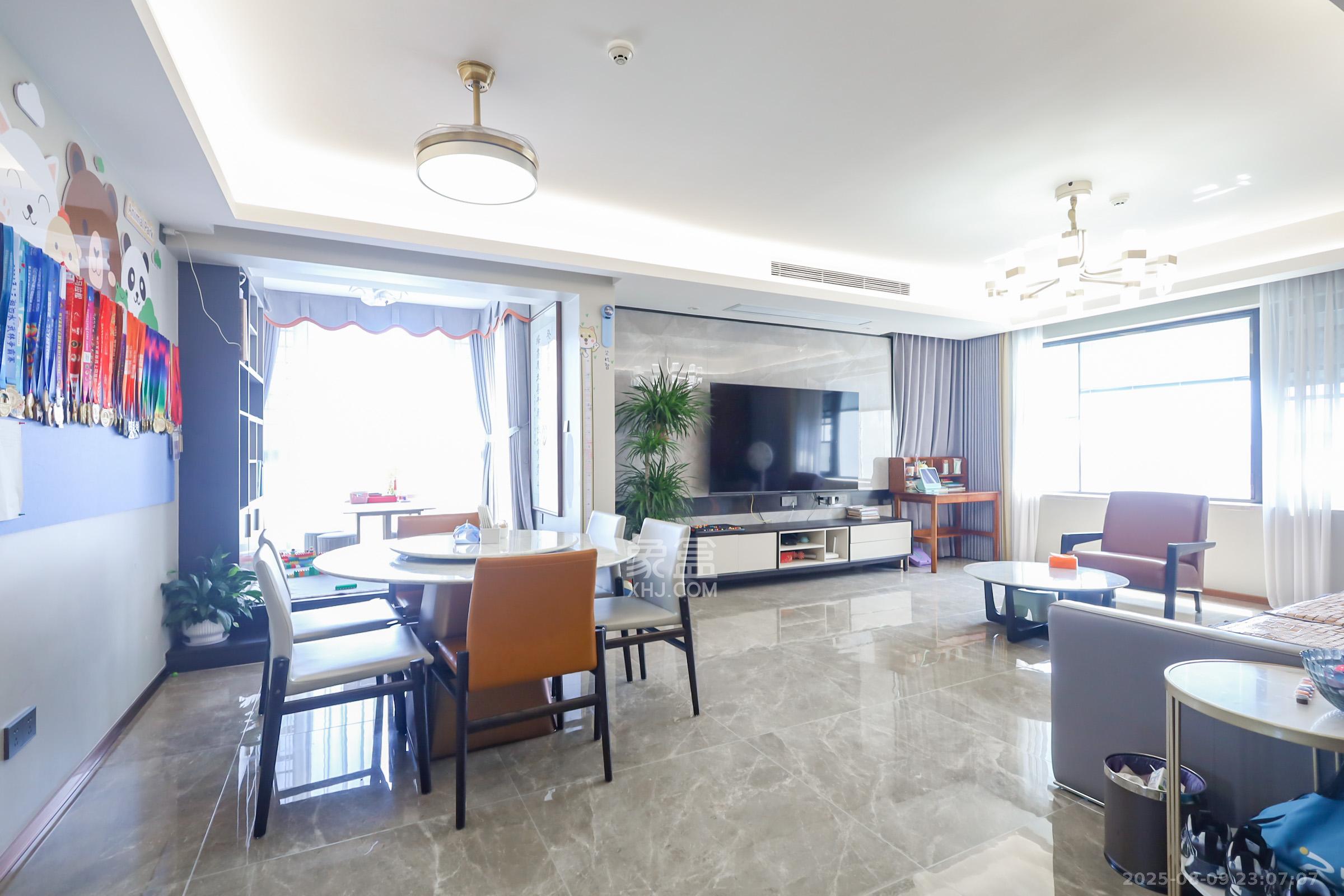 万科里金域国际  4室2厅2卫    498.0万 万科里金域国际  4室2厅2卫    498.0万客厅