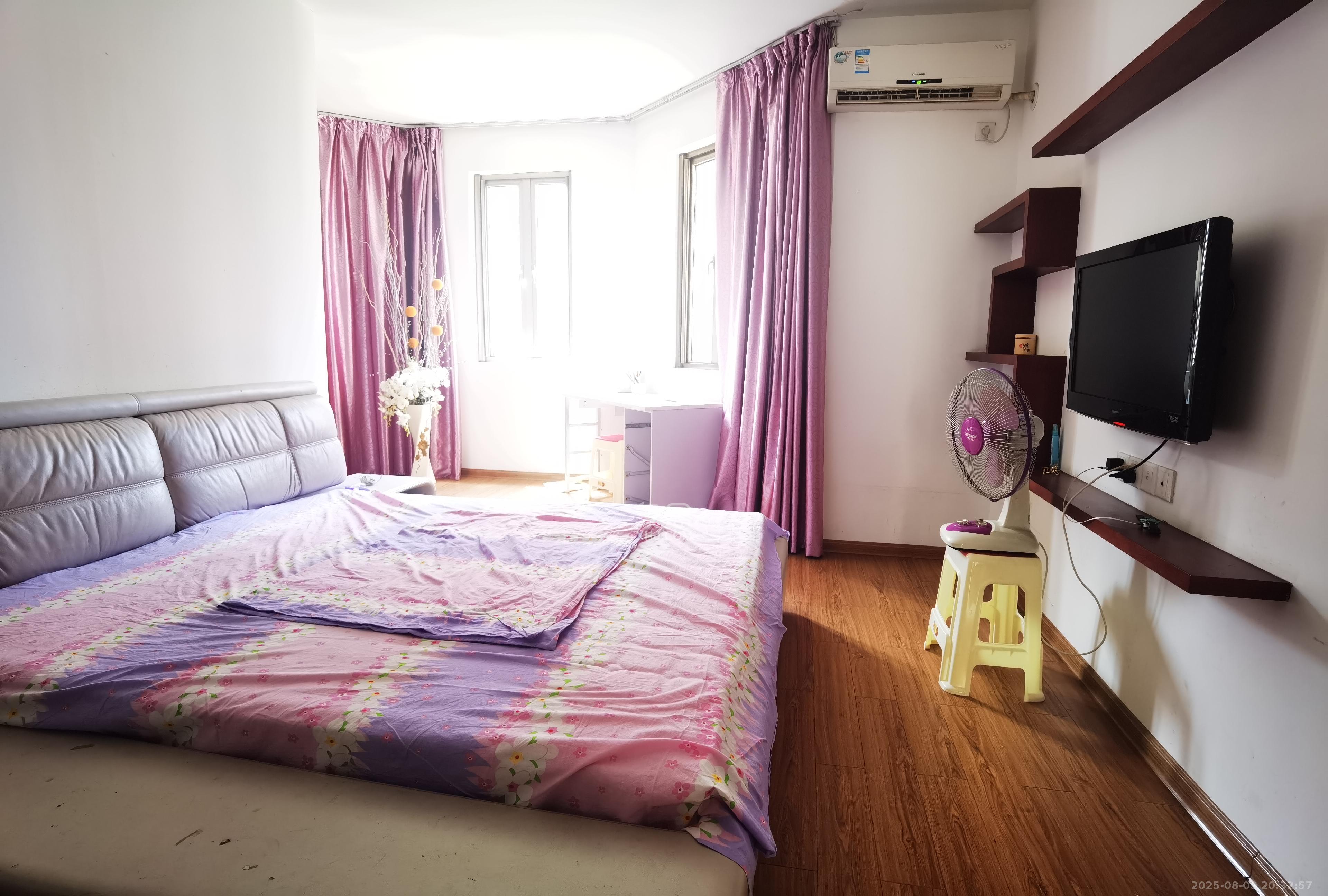 长沙玫瑰园 3室2厅2卫 2100.0元/月 长沙玫瑰园 3室2厅2卫 2100.0元/月室内图