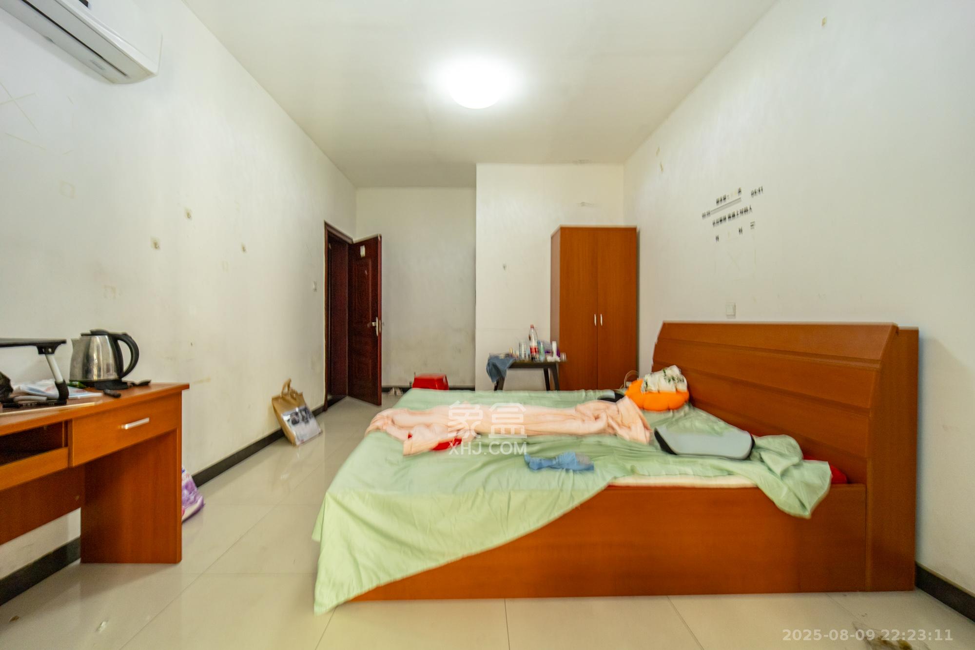 楚天世纪城东苑 4室2厅2卫 95.0万 楚天世纪城东苑 4室2厅2卫 95.0万客厅