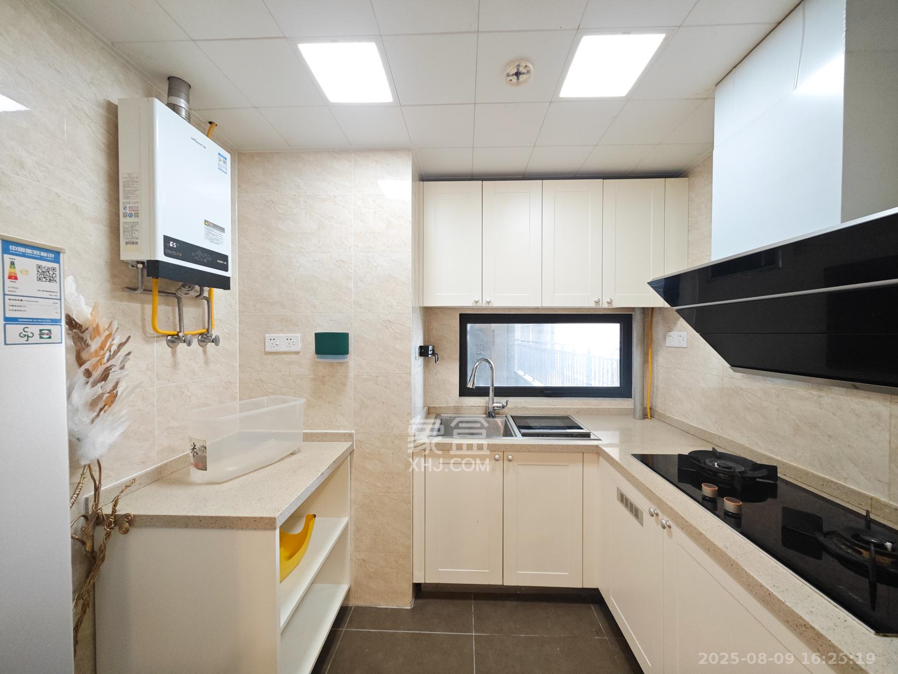 万科魅力之城  3室2厅2卫    102.8万 万科魅力之城  3室2厅2卫    102.8万厨房