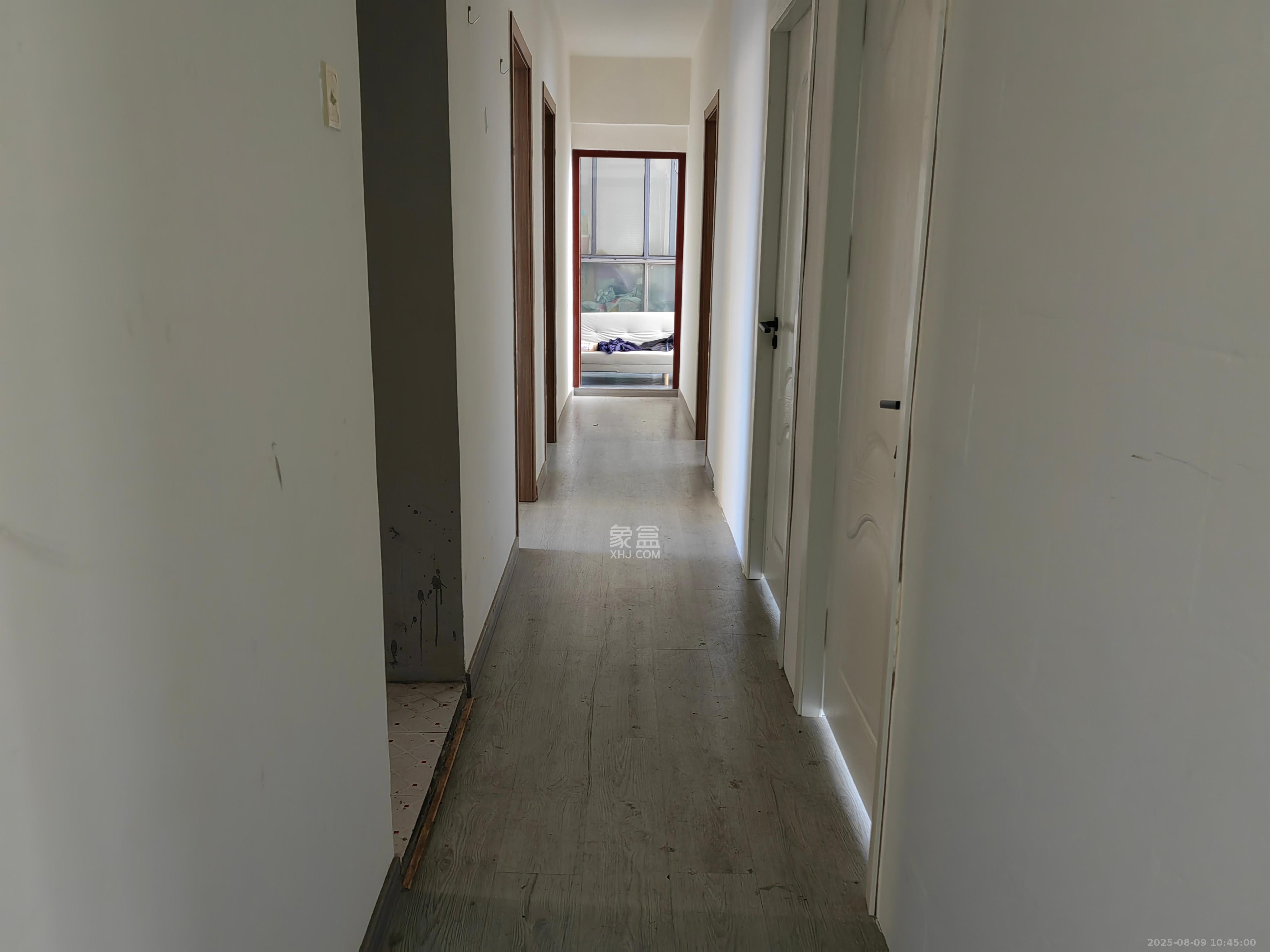 银港水晶城 3室2厅1卫 2600.0元/月 银港水晶城 3室2厅1卫 2600.0元/月室内图