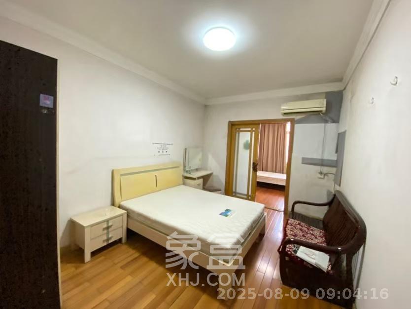 十一中学单位宿舍  3室2厅1卫    1600.0元/月 十一中学单位宿舍  3室2厅1卫    1600.0元/月室内图