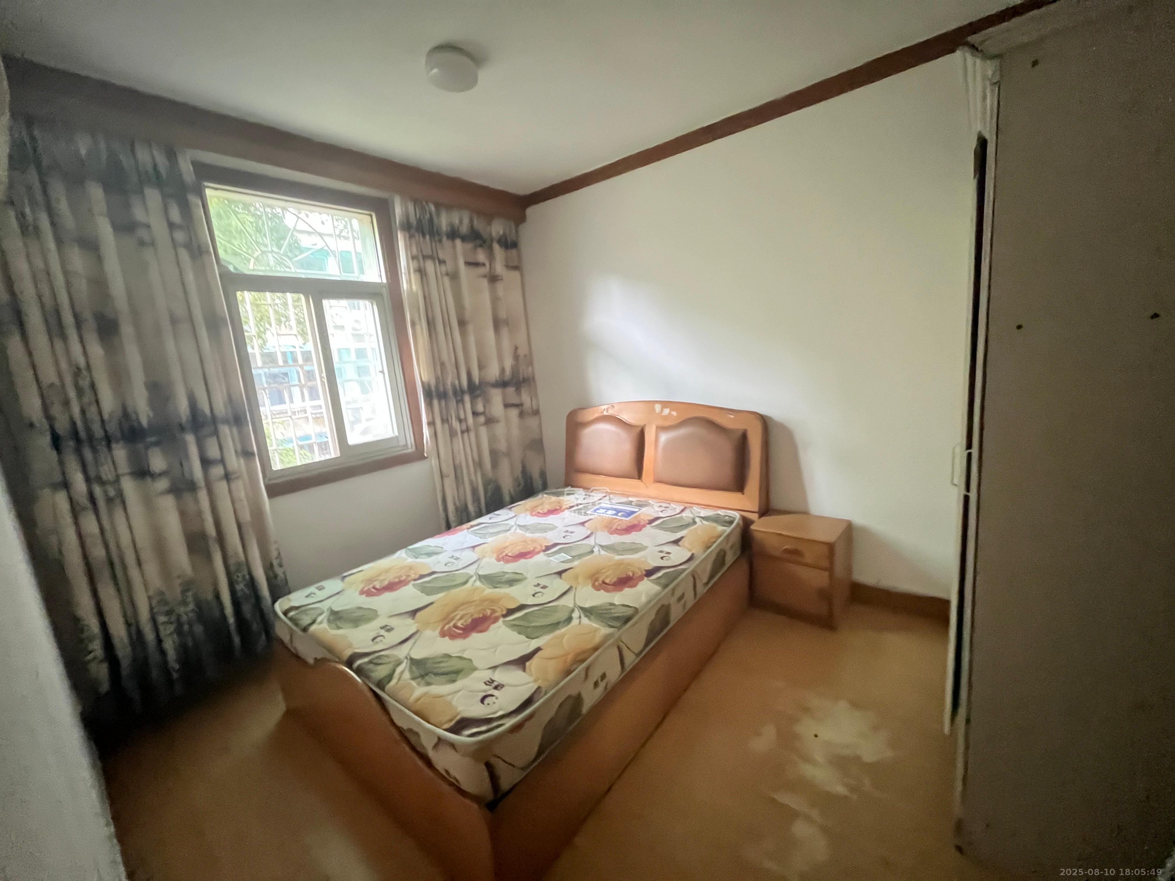 红旗区三片  1室0厅0卫    1500.0元/月室内图