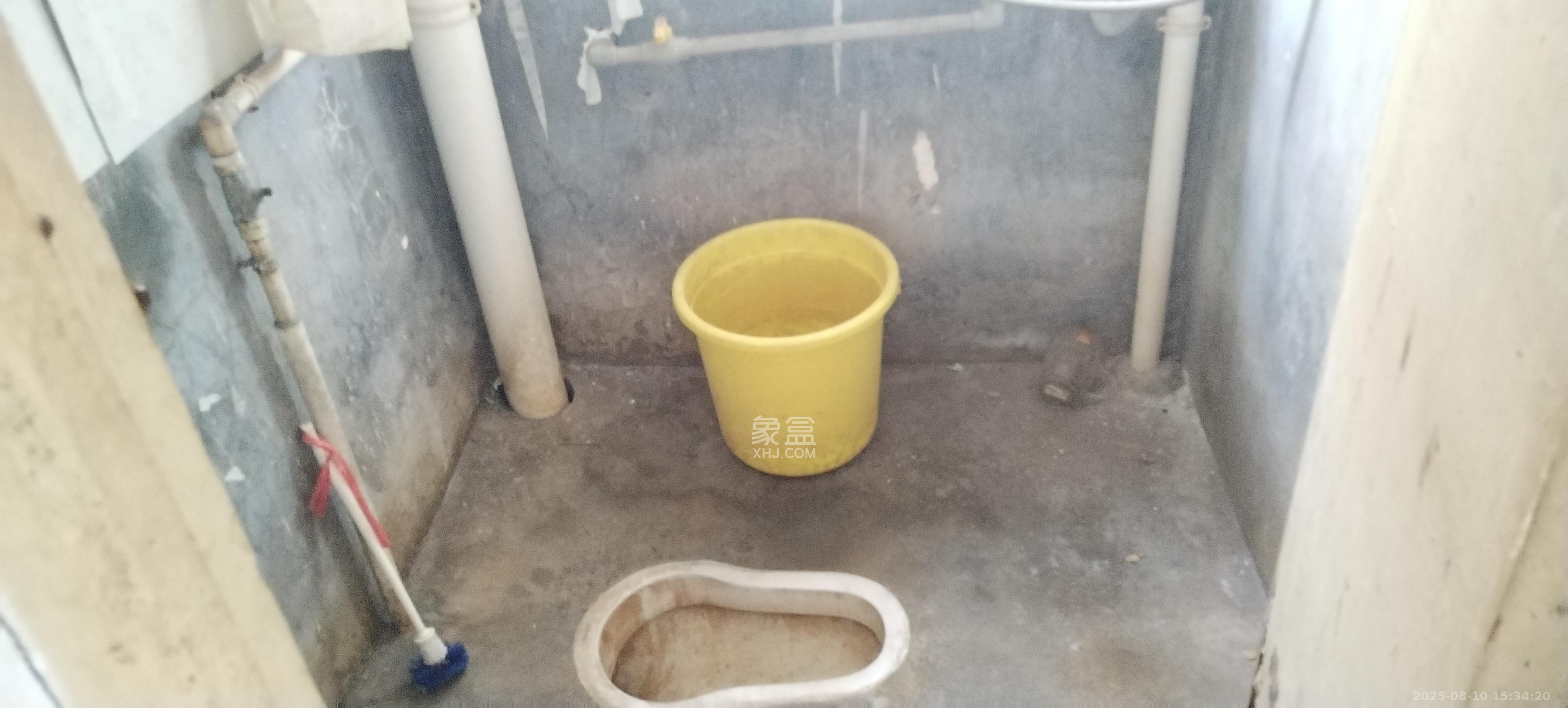 友园山庄 1室1厅1卫 700.0元/月 友园山庄 1室1厅1卫 700.0元/月室内图