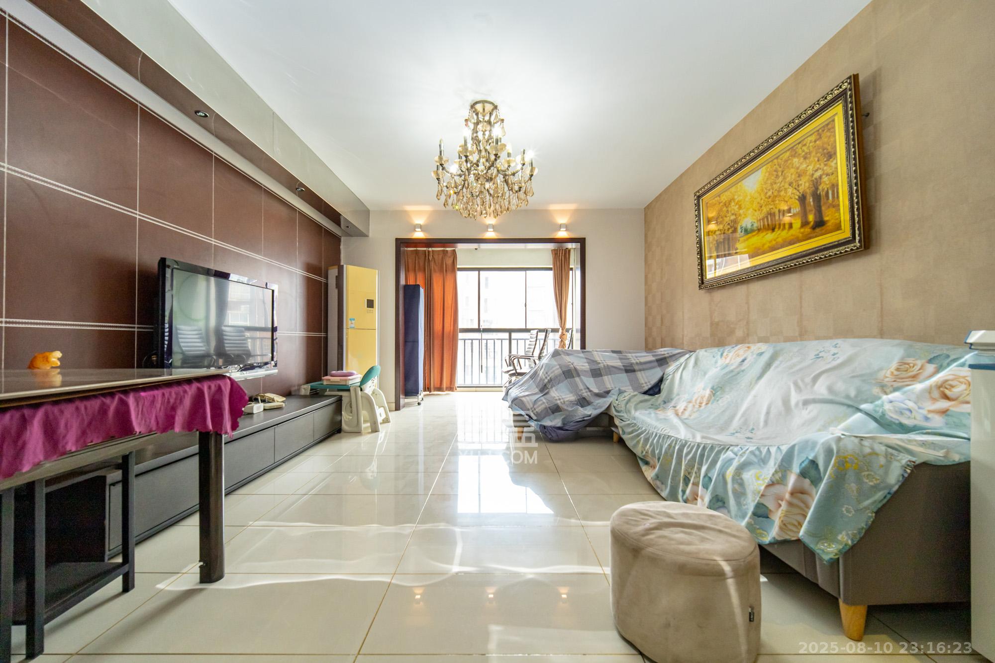 星城雅郡  3室2厅2卫    75.6万 星城雅郡  3室2厅2卫    75.6万客厅