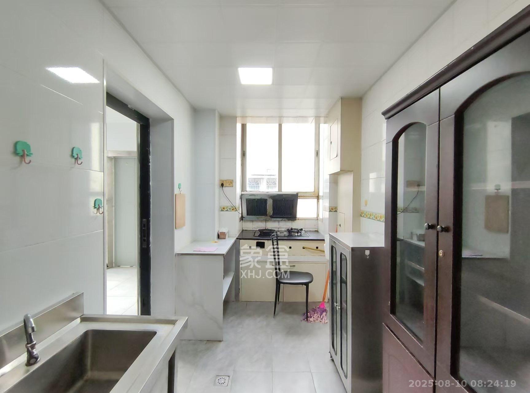 天润花园 3室2厅1卫 1600.0元/月 天润花园 3室2厅1卫 1600.0元/月室内图